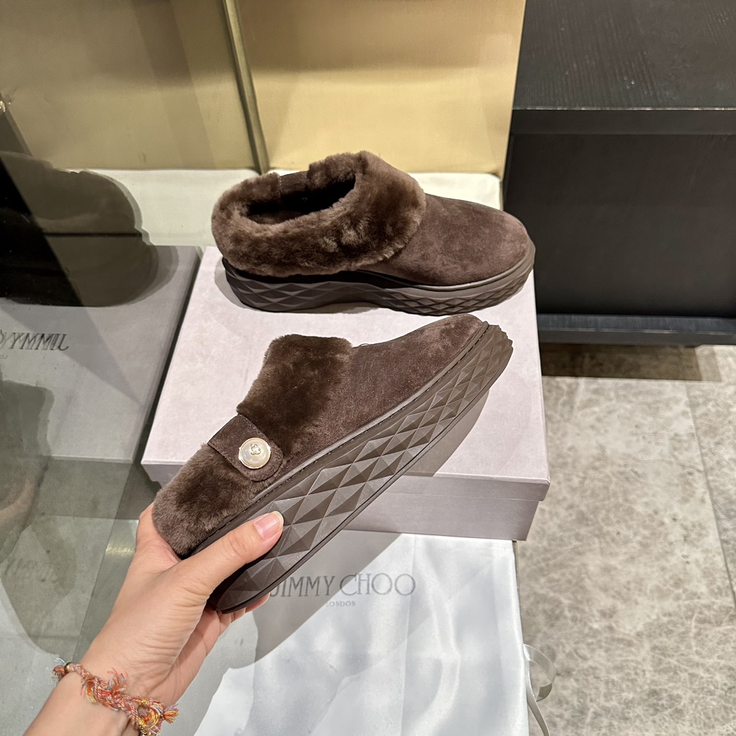 Jimmy Choo Shearling-Lined Suede Clogs: Warm, Stylish, and Uniquely Crafted 5 i1760070189 4563 2