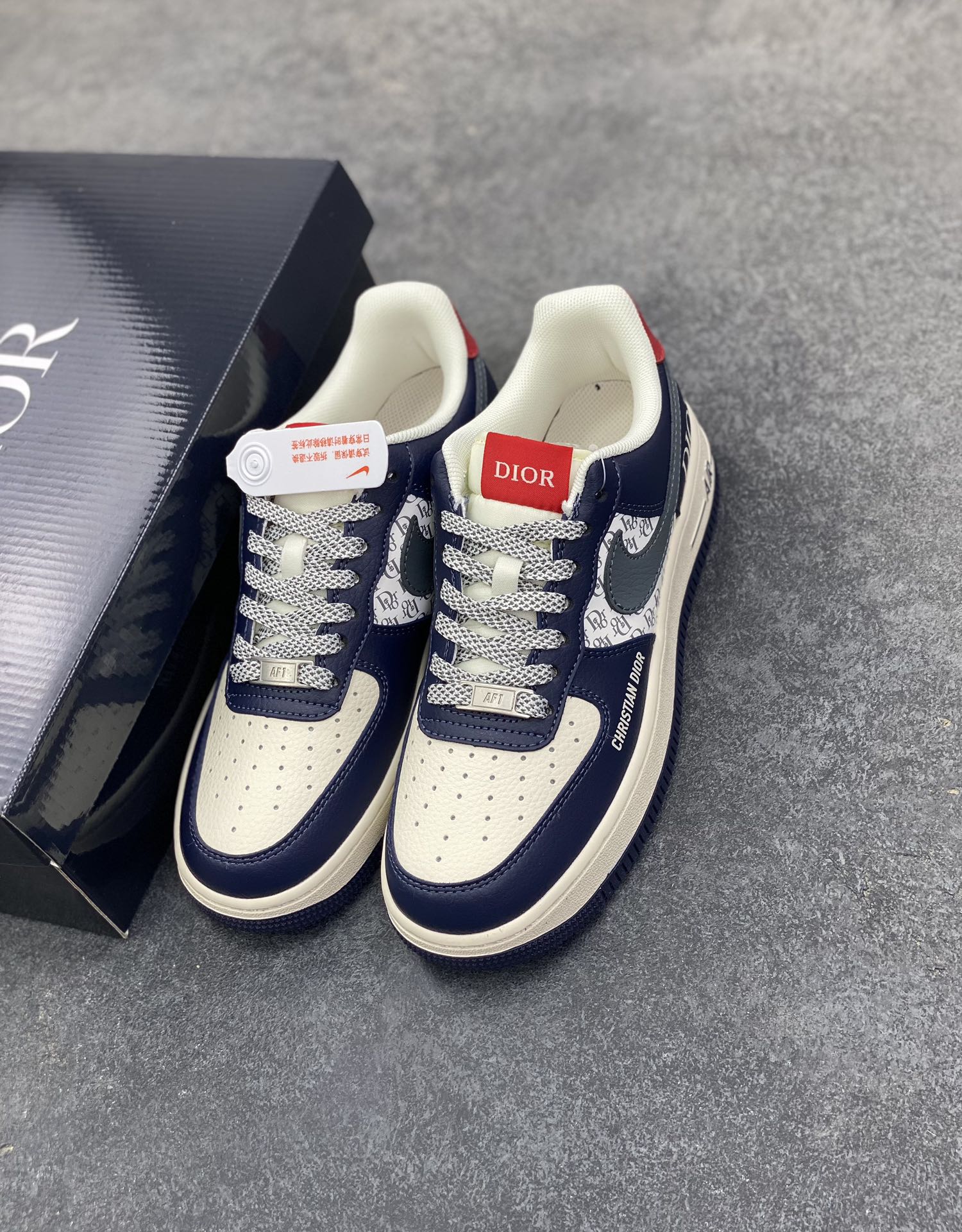 图片[8]-高端定制Nike Air Force 1 \’07 Low “迪奥联名—— 米白蓝灰钩” 高端定制 低帮休闲板鞋 定制鞋盒 大厂纯原品质出货 超高清洁度 皮料切割干净无任何毛边 细节完美 货号：XD2588-603 尺码：36 36.5 37.5 38 38.5 39 40 40.5 41 42 42.5 43 44 44.5 45-选品中心