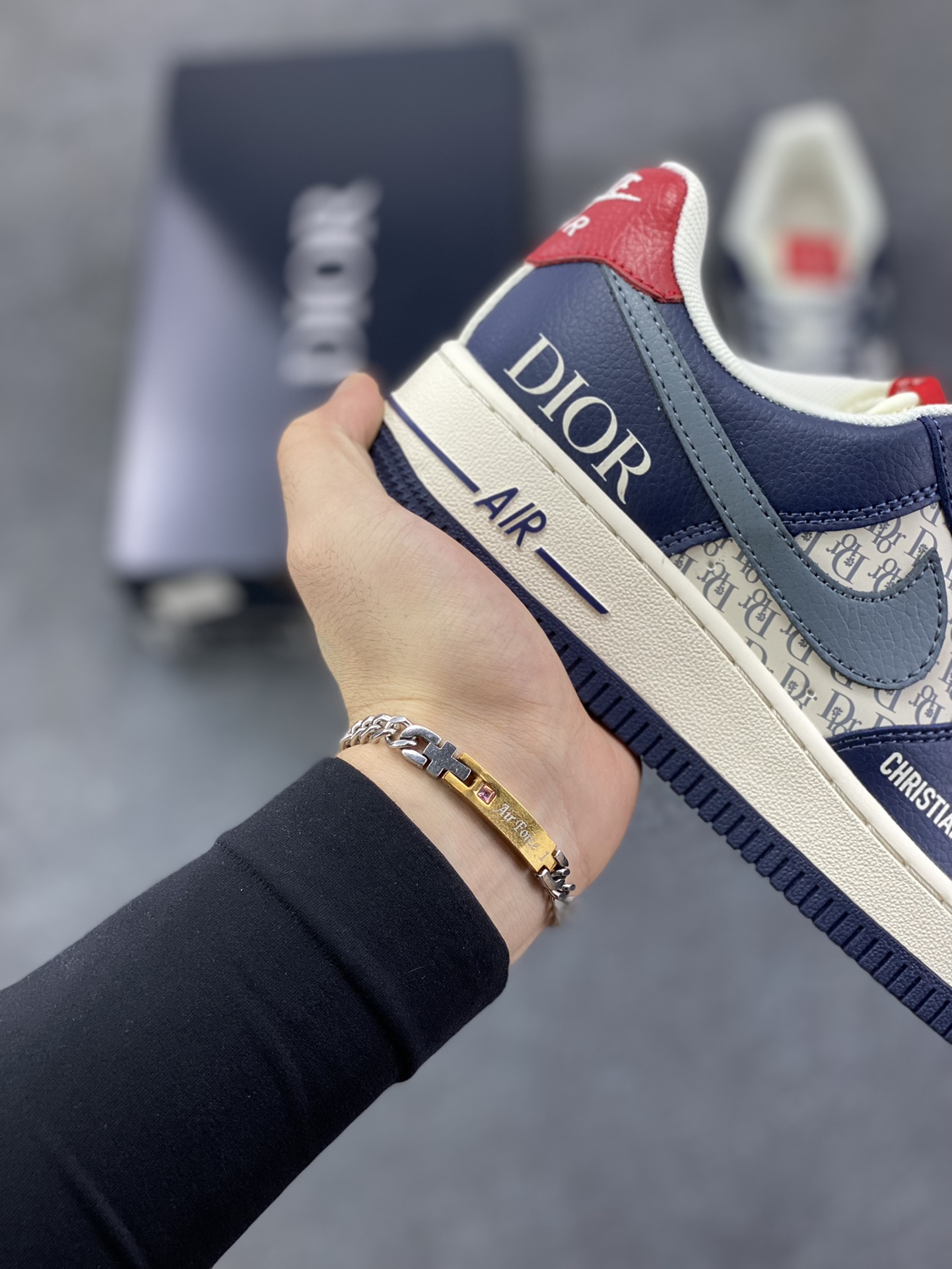 图片[6]-高端定制Nike Air Force 1 \’07 Low “迪奥联名—— 米白蓝灰钩” 高端定制 低帮休闲板鞋 定制鞋盒 大厂纯原品质出货 超高清洁度 皮料切割干净无任何毛边 细节完美 货号：XD2588-603 尺码：36 36.5 37.5 38 38.5 39 40 40.5 41 42 42.5 43 44 44.5 45-选品中心