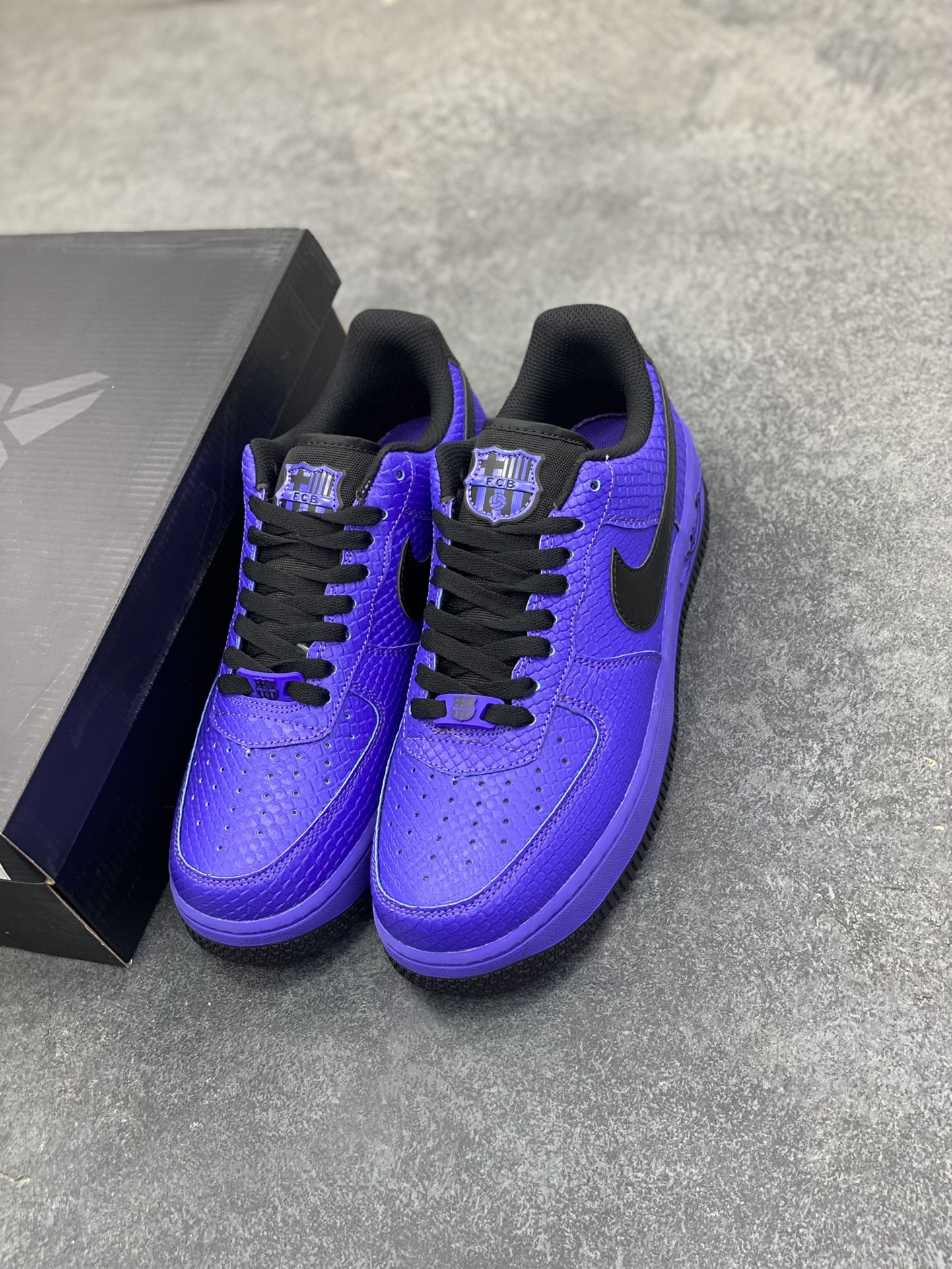 图片[8]-Nike Air Force 1 Low 空军一号低帮百搭休闲运动板鞋。柔软、弹性十足的缓震性能和出色的中底设计，横跨复古与现代的外型结合，造就出风靡全球三十多年的Force 1，直到今天还深受青睐。 货号：II7062-500 尺码：36 36.5 37.5 38 38.5 39 40 40.5 41 42 42.5 43 44 44.5 45-选品中心