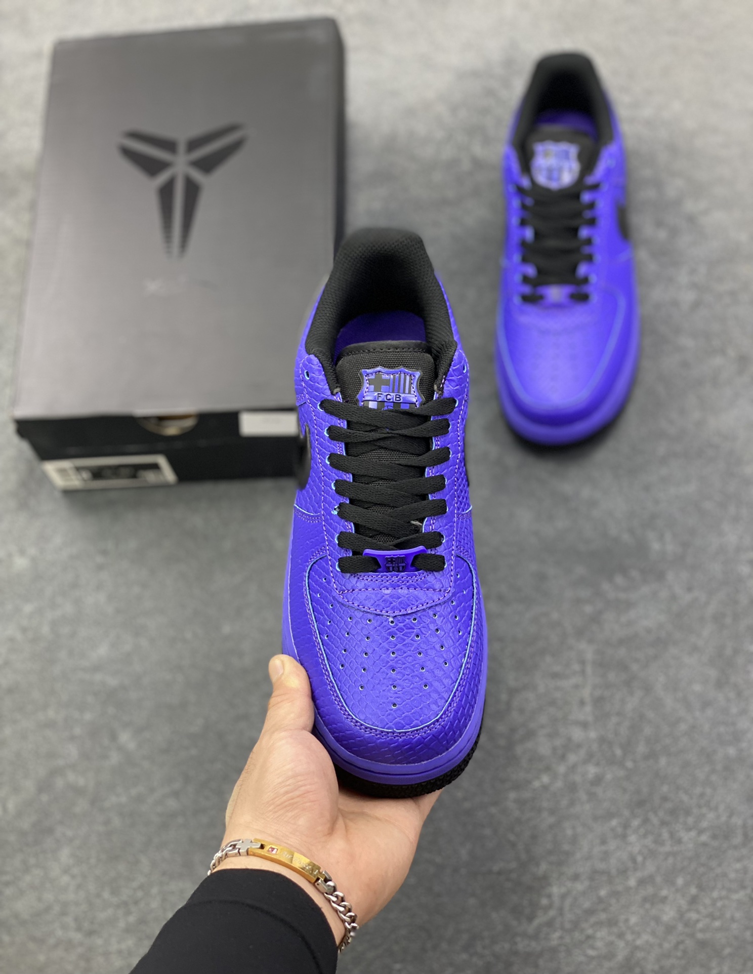 图片[2]-Nike Air Force 1 Low 空军一号低帮百搭休闲运动板鞋。柔软、弹性十足的缓震性能和出色的中底设计，横跨复古与现代的外型结合，造就出风靡全球三十多年的Force 1，直到今天还深受青睐。 货号：II7062-500 尺码：36 36.5 37.5 38 38.5 39 40 40.5 41 42 42.5 43 44 44.5 45-选品中心