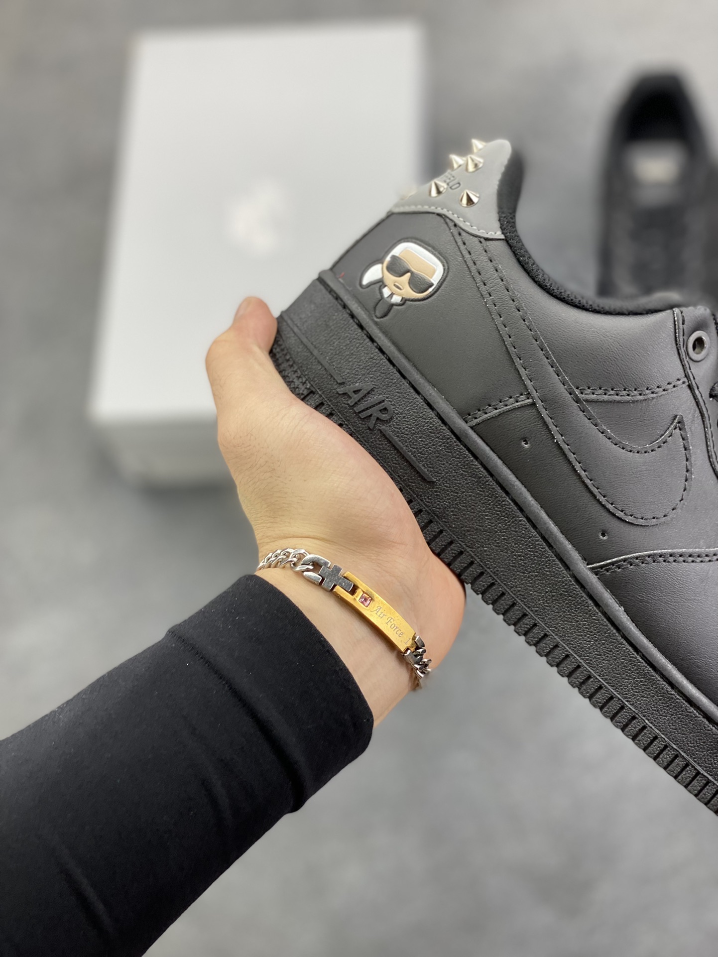 图片[6]-Nike Air Force 1 Low 空军一号低帮百搭休闲运动板鞋。柔软、弹性十足的缓震性能和出色的中底设计，横跨复古与现代的外型结合，造就出风靡全球三十多年的Force 1，直到今天还深受青睐。 货号：CW2288-001 尺码：36 36.5 37.5 38 38.5 39 40 40.5 41 42 42.5 43 44 44.5 45-选品中心