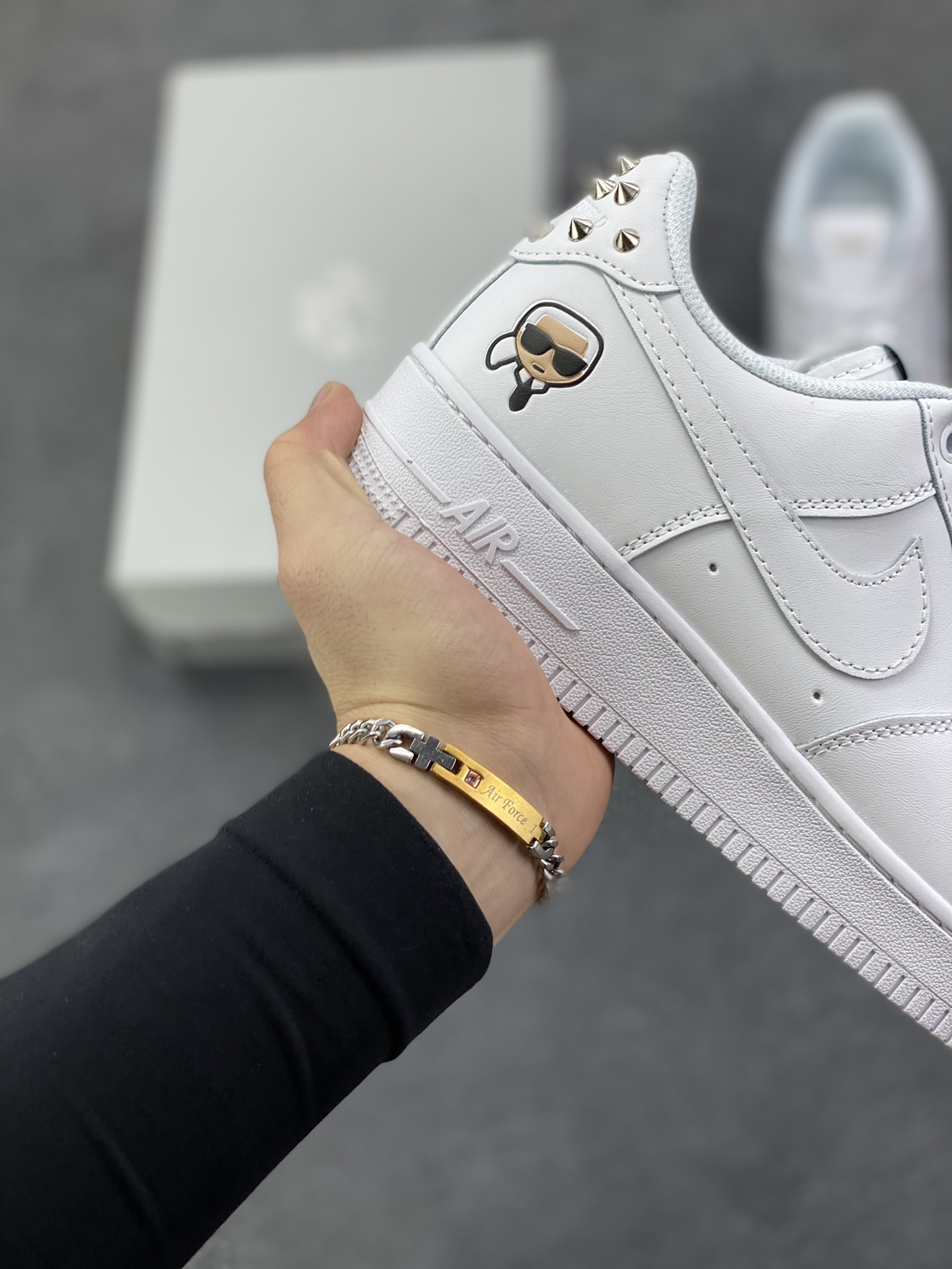 图片[6]-Nike Air Force 1 Low 空军一号低帮百搭休闲运动板鞋。柔软、弹性十足的缓震性能和出色的中底设计，横跨复古与现代的外型结合，造就出风靡全球三十多年的Force 1，直到今天还深受青睐。 货号：CW2288-111 尺码：36 36.5 37.5 38 38.5 39 40 40.5 41 42 42.5 43 44 44.5 45-选品中心