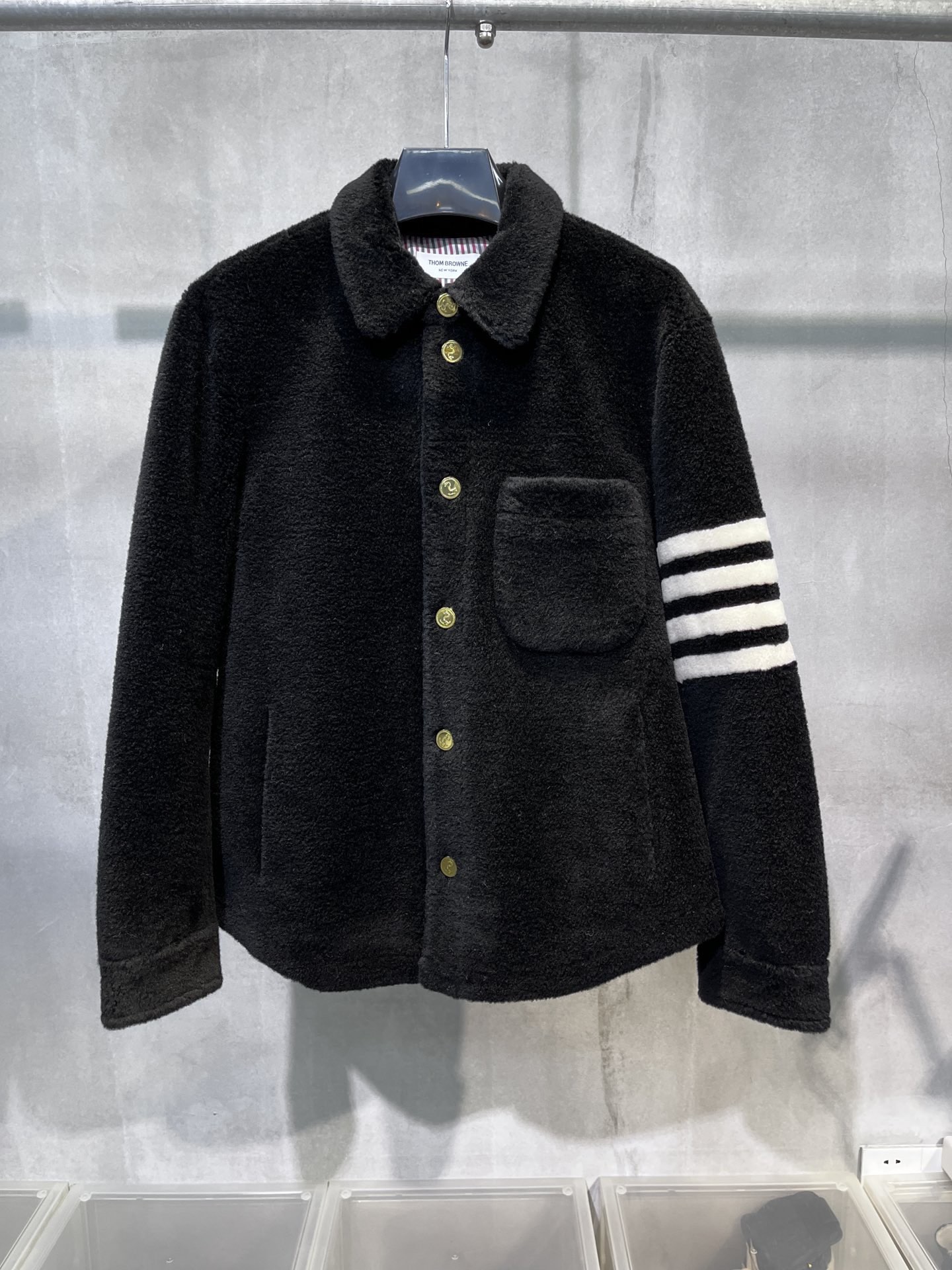Modelo XK23319, colores negro, rosa, blanco crema. TB 2023 nueva temporada otoño-invierno abrigo de piel de oveja esqui…