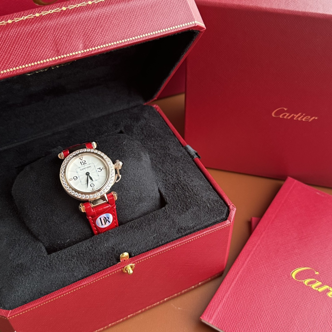Cartier 卡地亚 Pasha 帕莎系列全新推出，品质 表盘直径30mm 厚度8.22mm