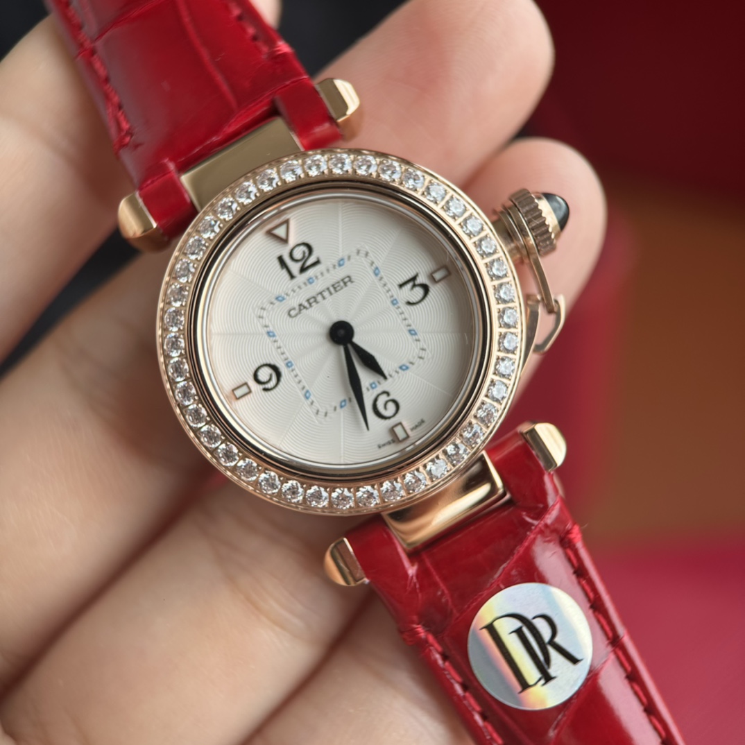 Cartier 卡地亚 Pasha 帕莎系列全新推出，品质 表盘直径30mm 厚度8.22mm