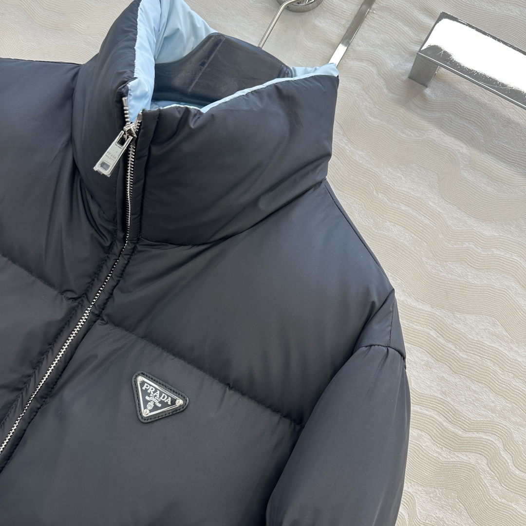 独家首发💙原单品质，PR减龄英伦风穿搭！气质短款面包羽绒服外套。经典夹克面包服高级感满满的。进口90白鹅