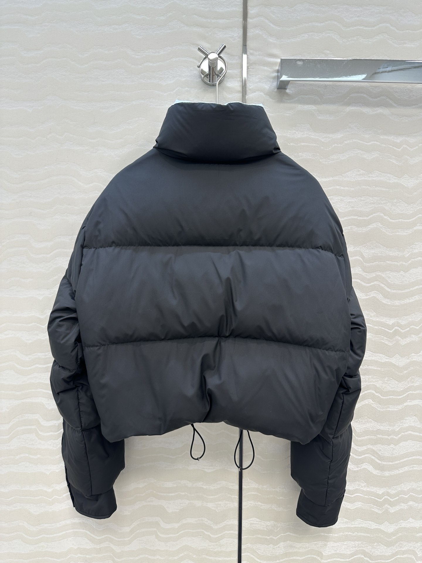 独家首发💙原单品质，PR减龄英伦风穿搭！气质短款面包羽绒服外套。经典夹克面包服高级感满满的。进口90白鹅