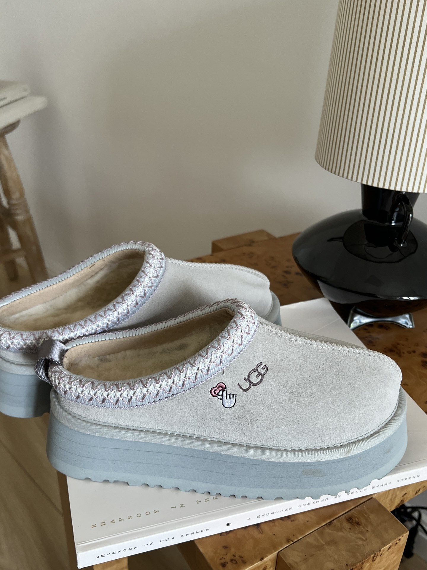 NO:578279,Thick-soled ethnic style/new color matching, girls' hearts are bursting with excitement. New in stock for comparison/ethnic style. Valentine's Day limited edition. tazz limited edition with thick-soled design for comparison, a savior for little people!  The lining is made of Australian merino wool. The details are exactly 1:1. When you put it on, your legs will become longer in seconds, you will look taller and slimmer, and you can easily feel fashionable. Three colors are now available~ size/35-40 /, snow boots, boots19860909厚底民族风/新配色,少女心爆棚啦 上新现货比心/民族风 情人节限定款 tazz限定款比心厚底设计,小个子的救星！ 内里澳洲美利奴羊毛 细节完全1:1 穿上秒变大长腿,显高又显瘦,轻松拿捏时髦感 三色上新现货～ size/35-40 /,雪地靴,boots,Women's Shoes