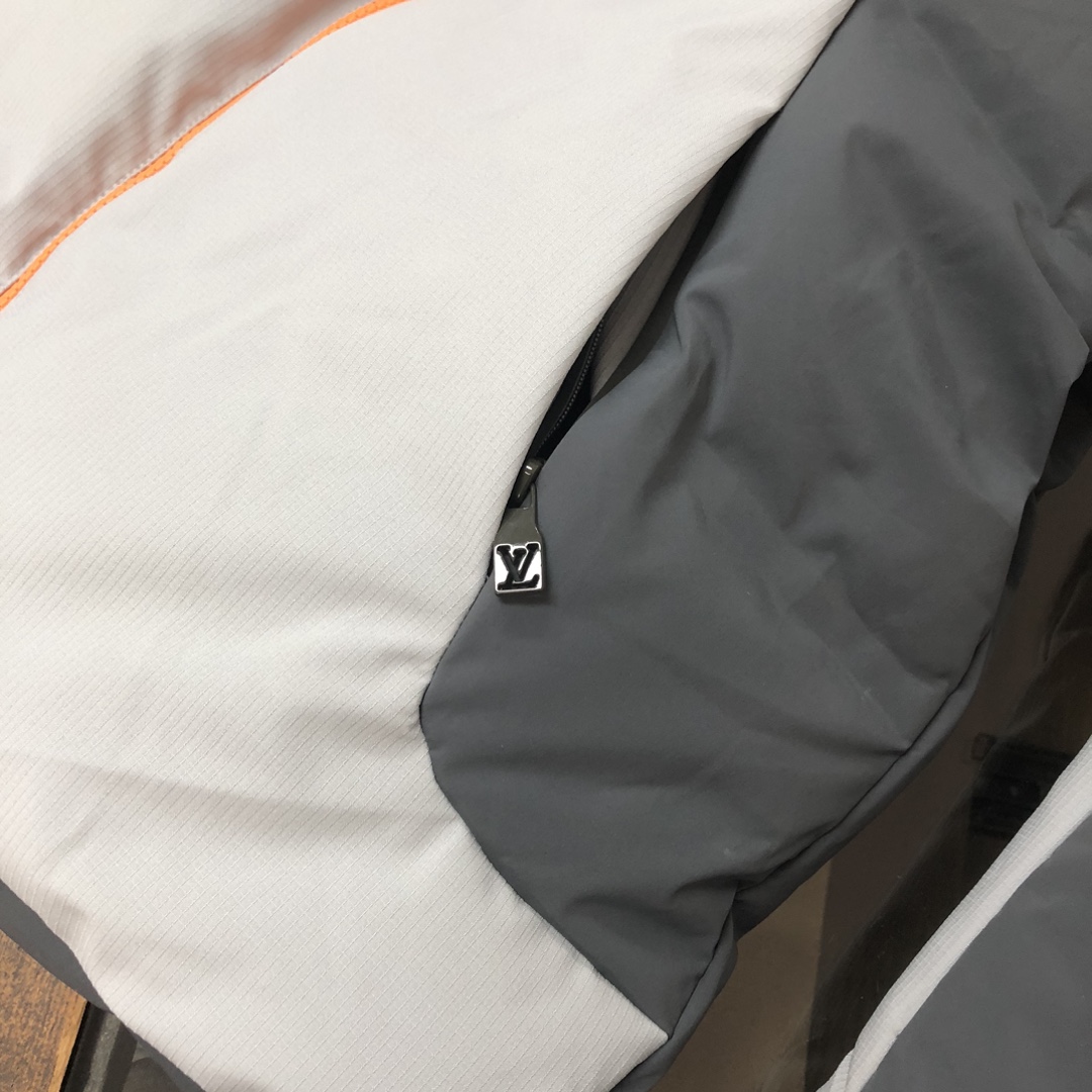 🆕🔥Louis vuitton/LV 驴家 拼接冲锋衣连帽羽绒服 重磅首发重工羽绒服，男女同款。使用出色