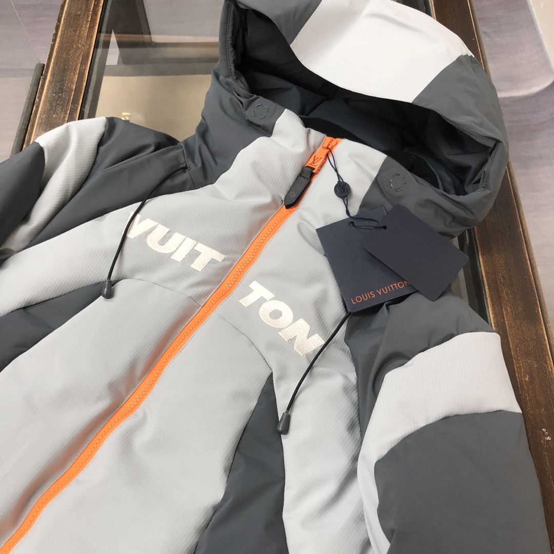 🆕🔥Louis vuitton/LV 驴家 拼接冲锋衣连帽羽绒服 重磅首发重工羽绒服，男女同款。使用出色