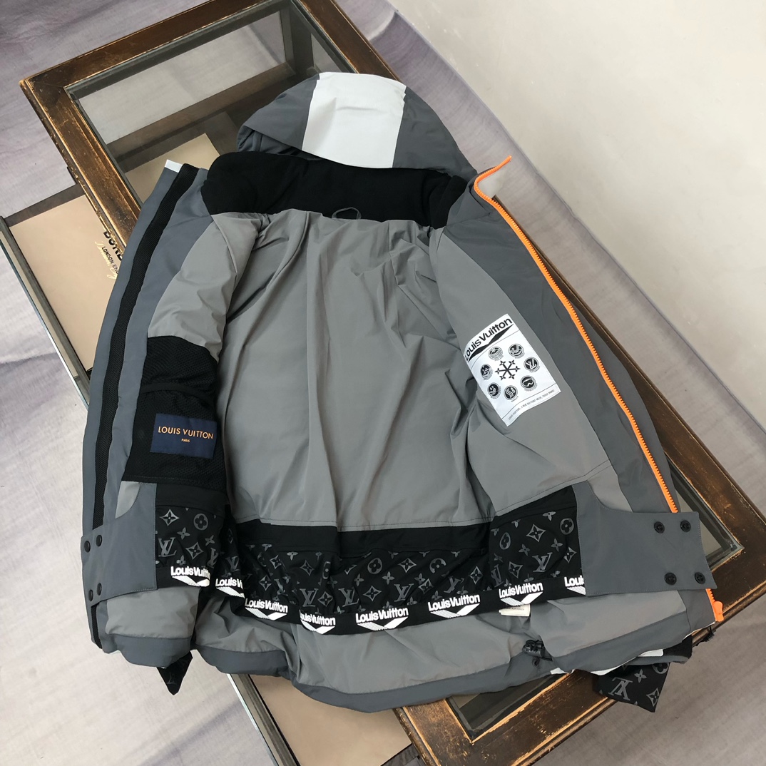🆕🔥Louis vuitton/LV 驴家 拼接冲锋衣连帽羽绒服 重磅首发重工羽绒服，男女同款。使用出色