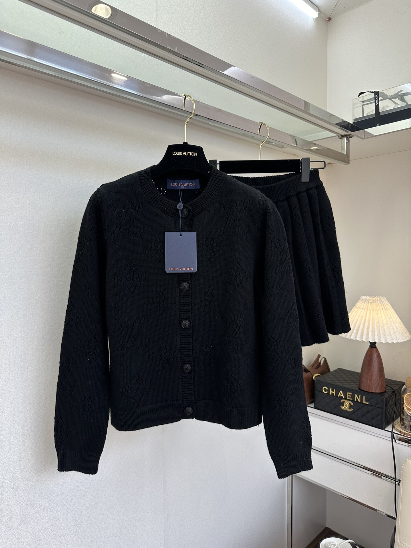 25 F LV早秋镂空钩花针织套装 少女漫画即视感² /套●SIZE SML●