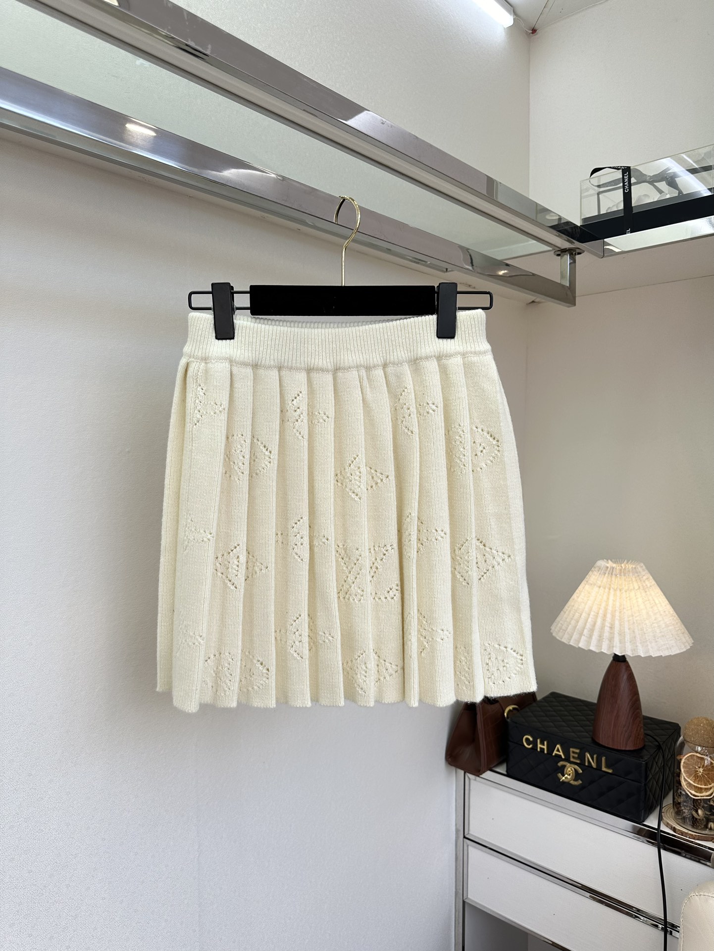 25 F LV早秋镂空钩花针织套装 少女漫画即视感² /套●SIZE SML●