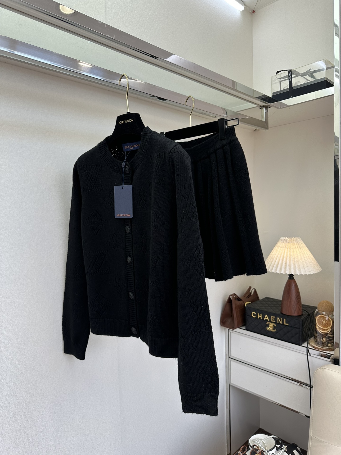 25 F LV早秋镂空钩花针织套装 少女漫画即视感² /套●SIZE SML●