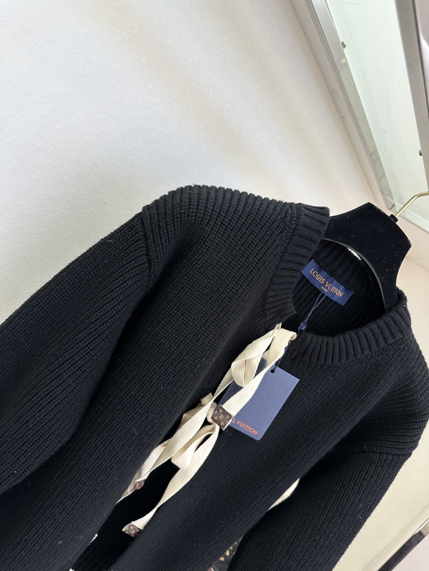 25 F lv蝴蝶结系带 针织开衫 超级百搭款 适合人群广泛 ² ●SIZE SML●