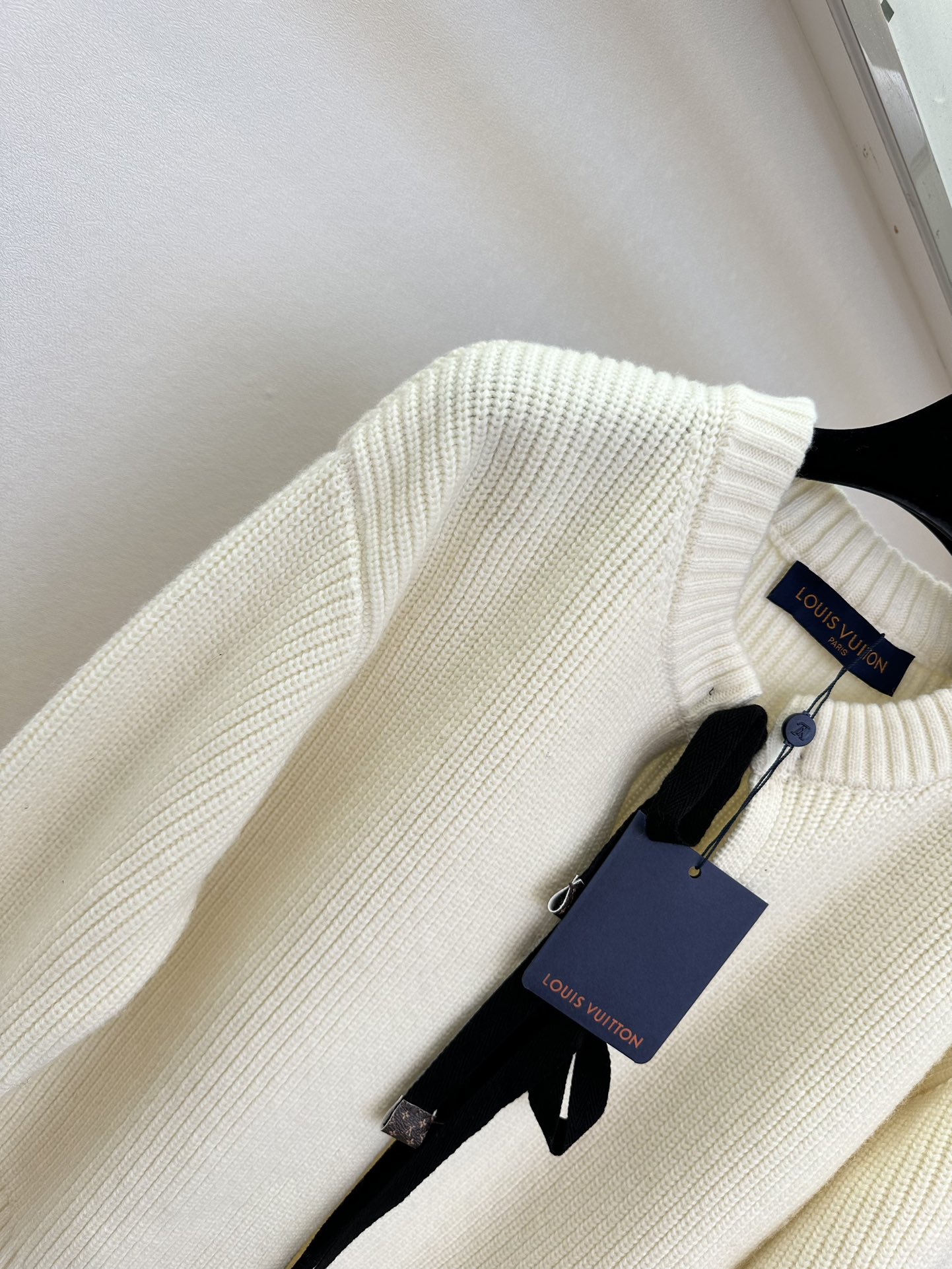 25 F lv蝴蝶结系带 针织开衫 超级百搭款 适合人群广泛 ² ●SIZE SML●