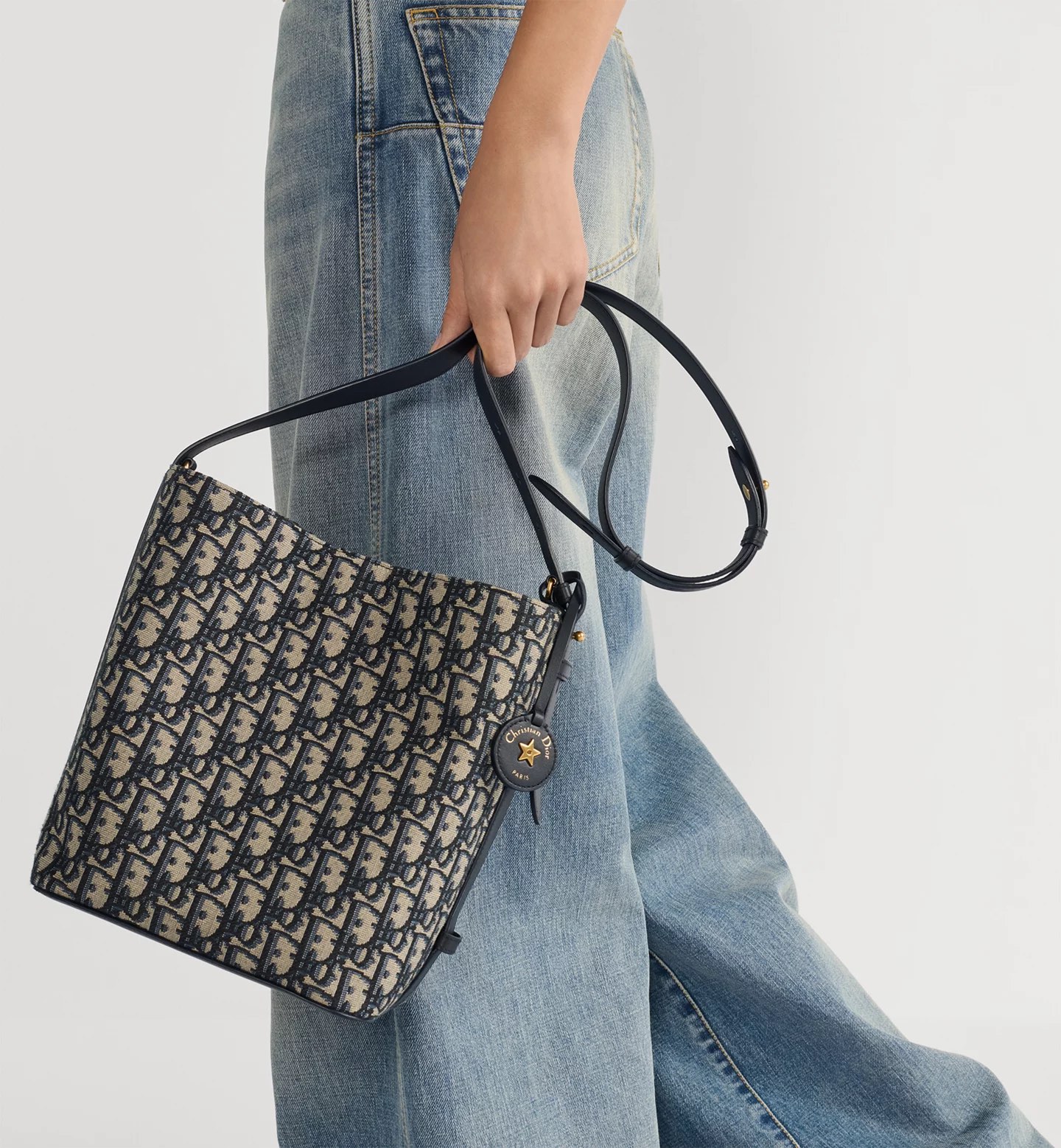 NO:558282,2854# Bucket Bag Model Show_, Dior, dior198609092854#水桶包 Model Show_,迪奥,dior,Bag