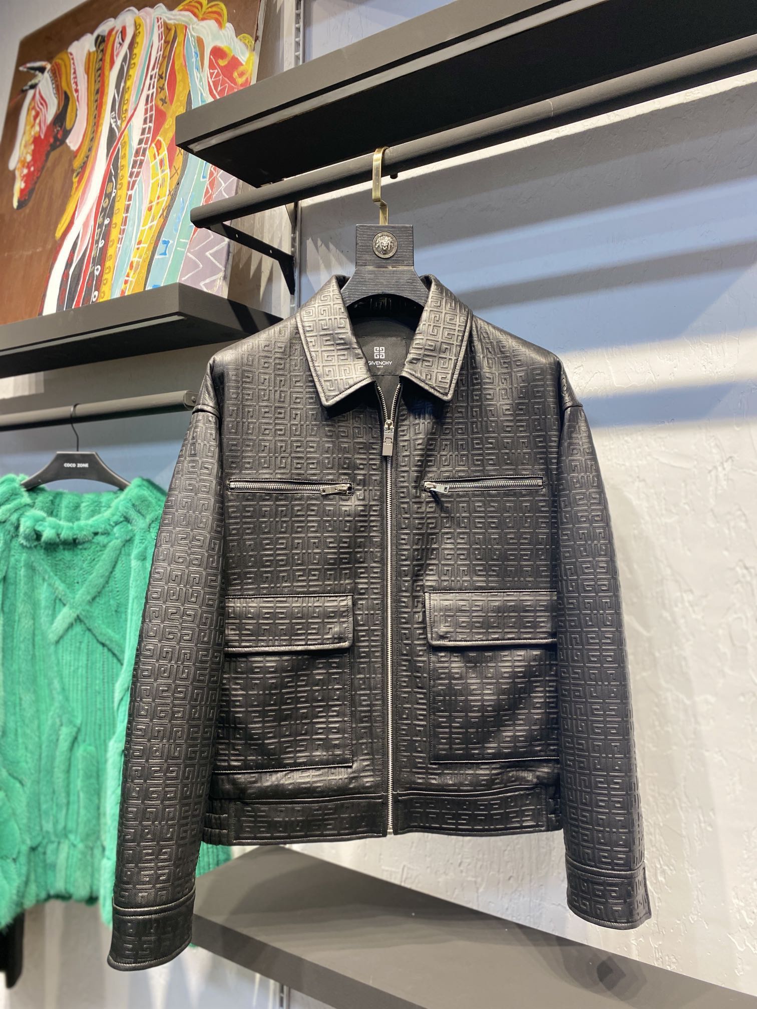 ¡La chaqueta de piel de oveja de moda retro con solapa de Givenchy está de vuelta! ¡Proceso de logotipo de laminación d…