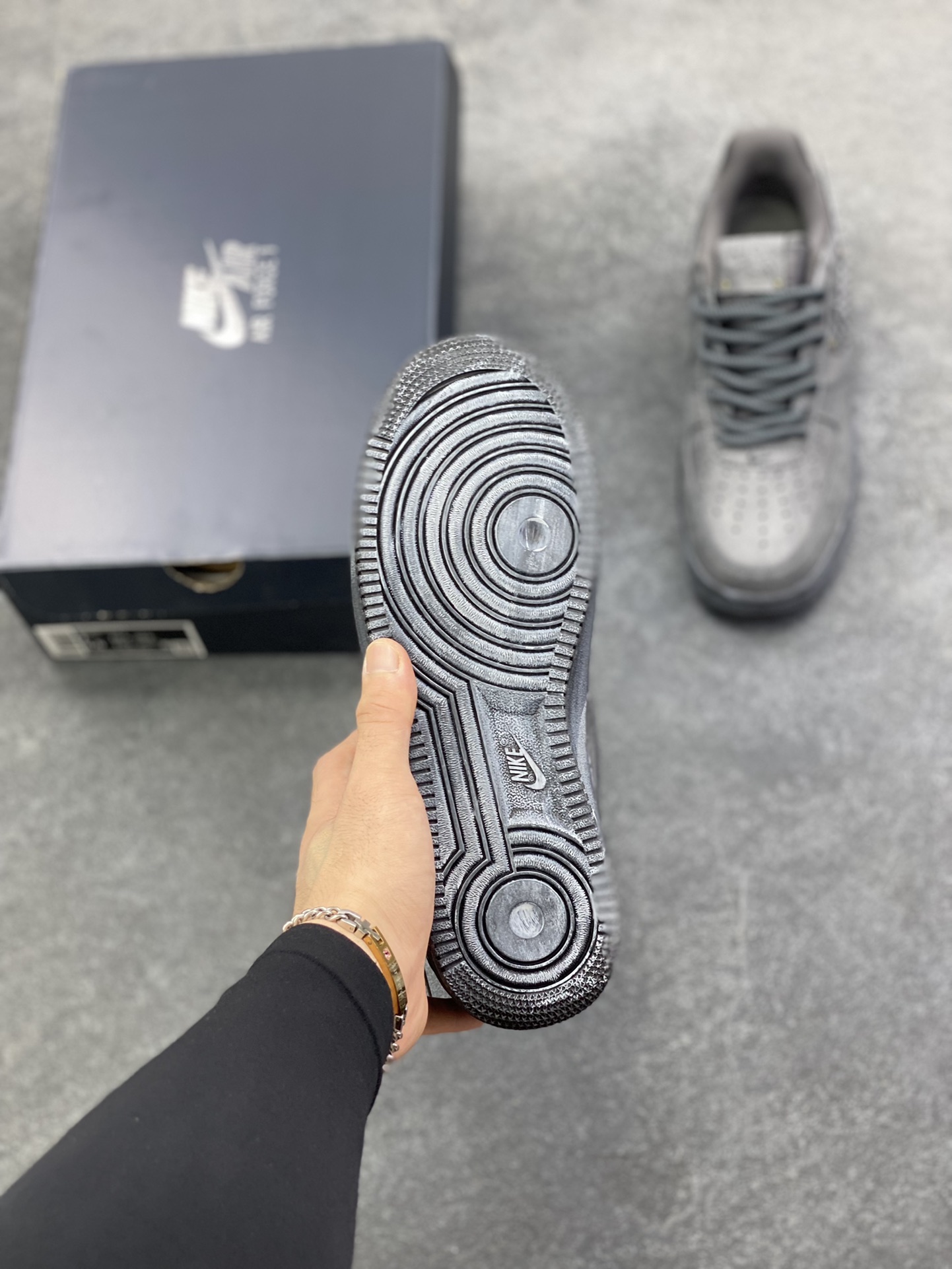 图片[5]-Air Force 1 Low 联名黑 原楦头原纸板 打造纯正空军版型 #专注外贸渠道 全掌内置蜂窝气垫 #原盒配件 原厂中底钢印、拉帮完美 货号：IH4965-254 尺码：36 36.5 37.5 38 38.5 39 40 40.5 41 42 42.5 43 44 44.5 45-选品中心