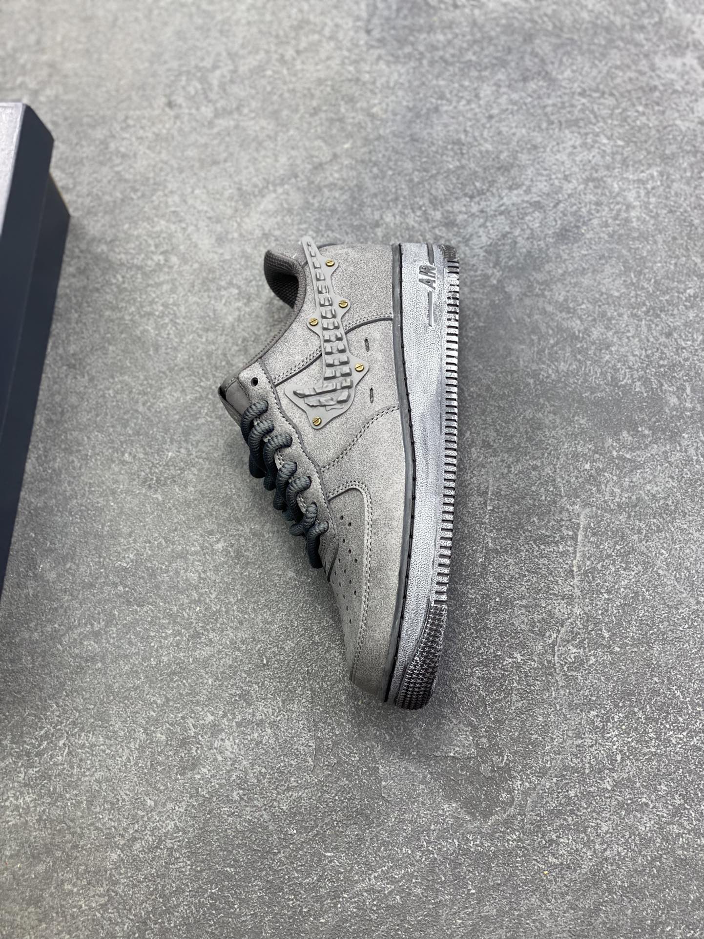 图片[7]-Air Force 1 Low 联名黑 原楦头原纸板 打造纯正空军版型 #专注外贸渠道 全掌内置蜂窝气垫 #原盒配件 原厂中底钢印、拉帮完美 货号：IH4965-254 尺码：36 36.5 37.5 38 38.5 39 40 40.5 41 42 42.5 43 44 44.5 45-选品中心