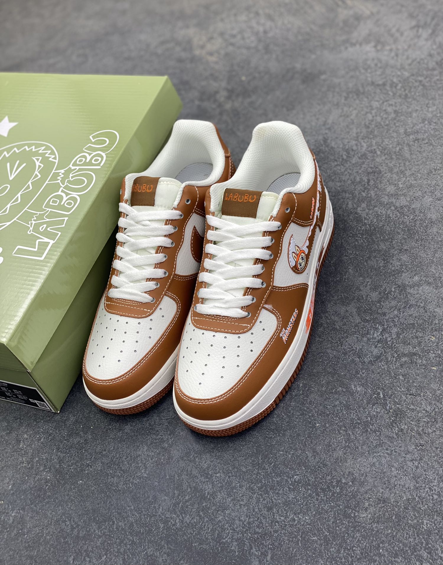 图片[8]-NIke Air Force 1 \’07 Low “栗色涂鸦拉布布”空军一号 低帮 运动鞋 休闲鞋 折边针车 工艺难度大 原楦头原纸板 原装鞋盒 定制五金配件 内置全掌气垫 原厂鞋底 货号：KJ5188-003 尺码：36 36.5 37.5 38 38.5 39 40 40.5 41 42 42.5 43 44 44.5 45-选品中心