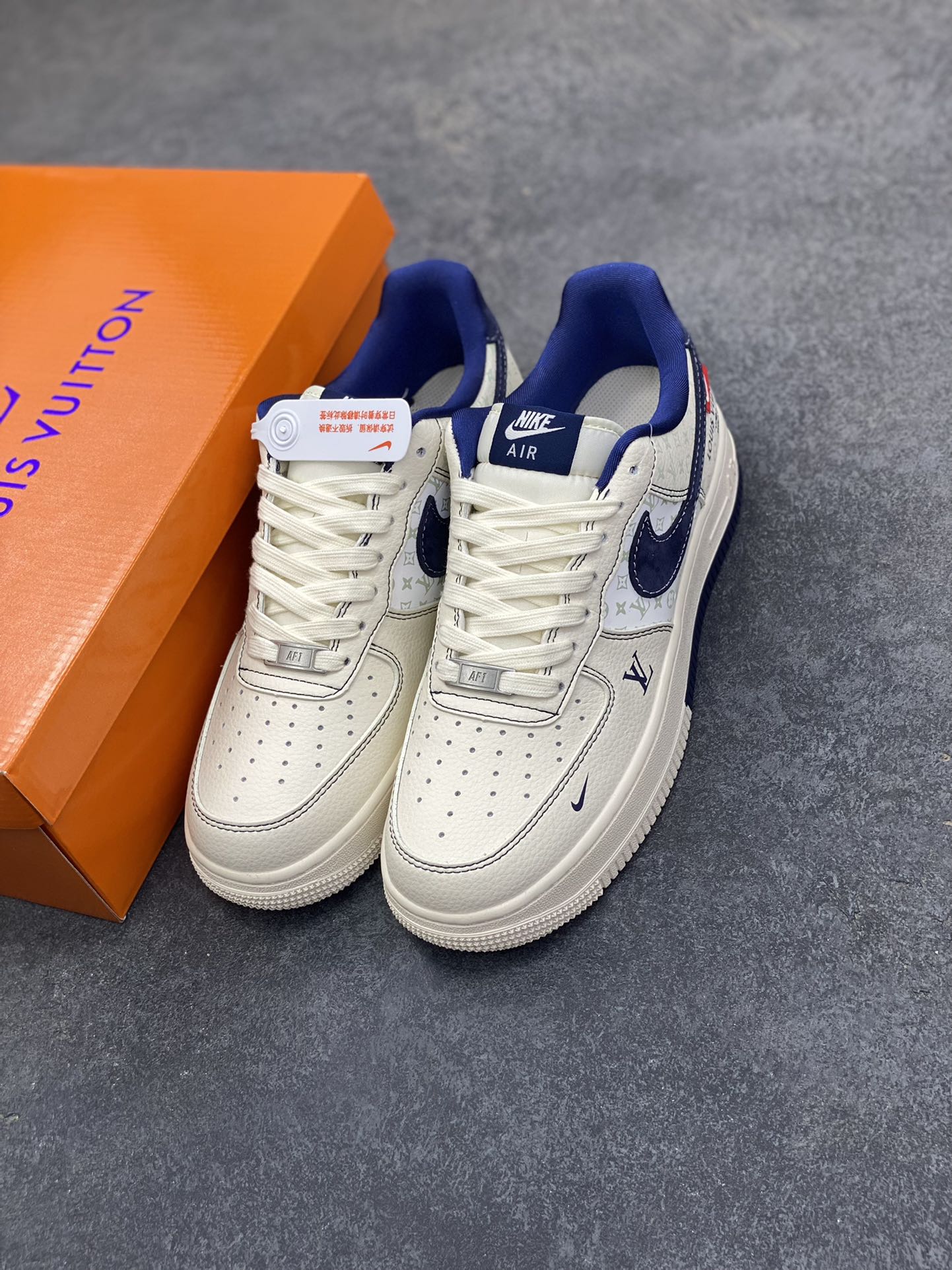 图片[8]-Nike Air Force 1 \’07 Low “LV联名——印花米蓝勾”空军一号 高端定制 低帮 运动鞋 休闲鞋 折边针车 工艺难度大 原楦头原纸板 原装鞋盒 定制五金配件 内置全掌气垫 原厂鞋底 货号：MZ9588-817 尺码：36 36.5 37.5 38 38.5 39 40 40.5 41 42 42.5 43 44 44.5 45-选品中心