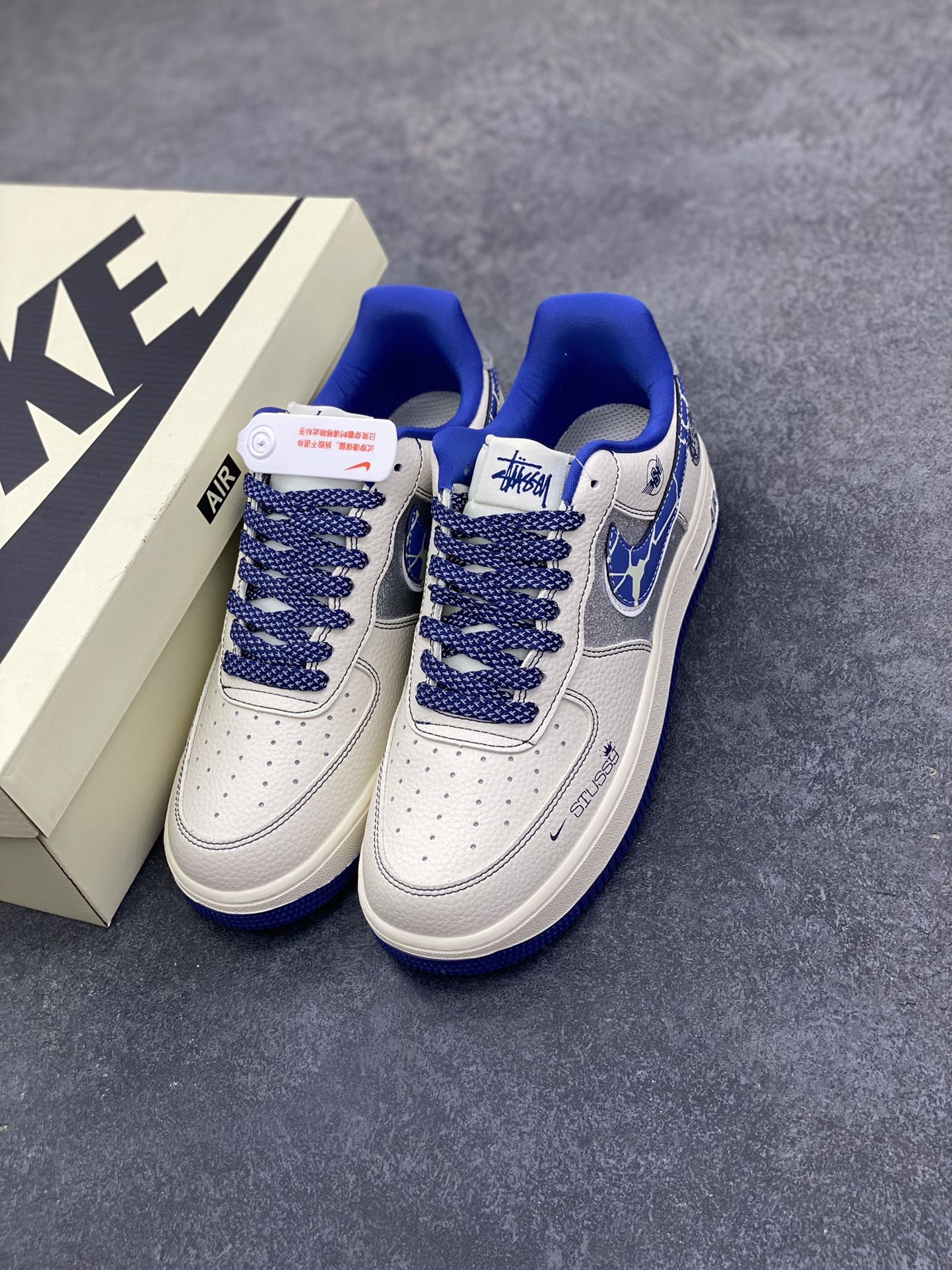 图片[8]-NIke Air Force 1 \’07 Low “斯图西联名——双勾满天星”空军一号 低帮 运动鞋 休闲鞋 折边针车 工艺难度大 原楦头原纸板 原装鞋盒 定制五金配件 内置全掌气垫 原厂鞋底 货号：DD1982-306 尺码：36 36.5 37.5 38 38.5 39 40 40.5 41 42 42.5 43 44 44.5 45-选品中心