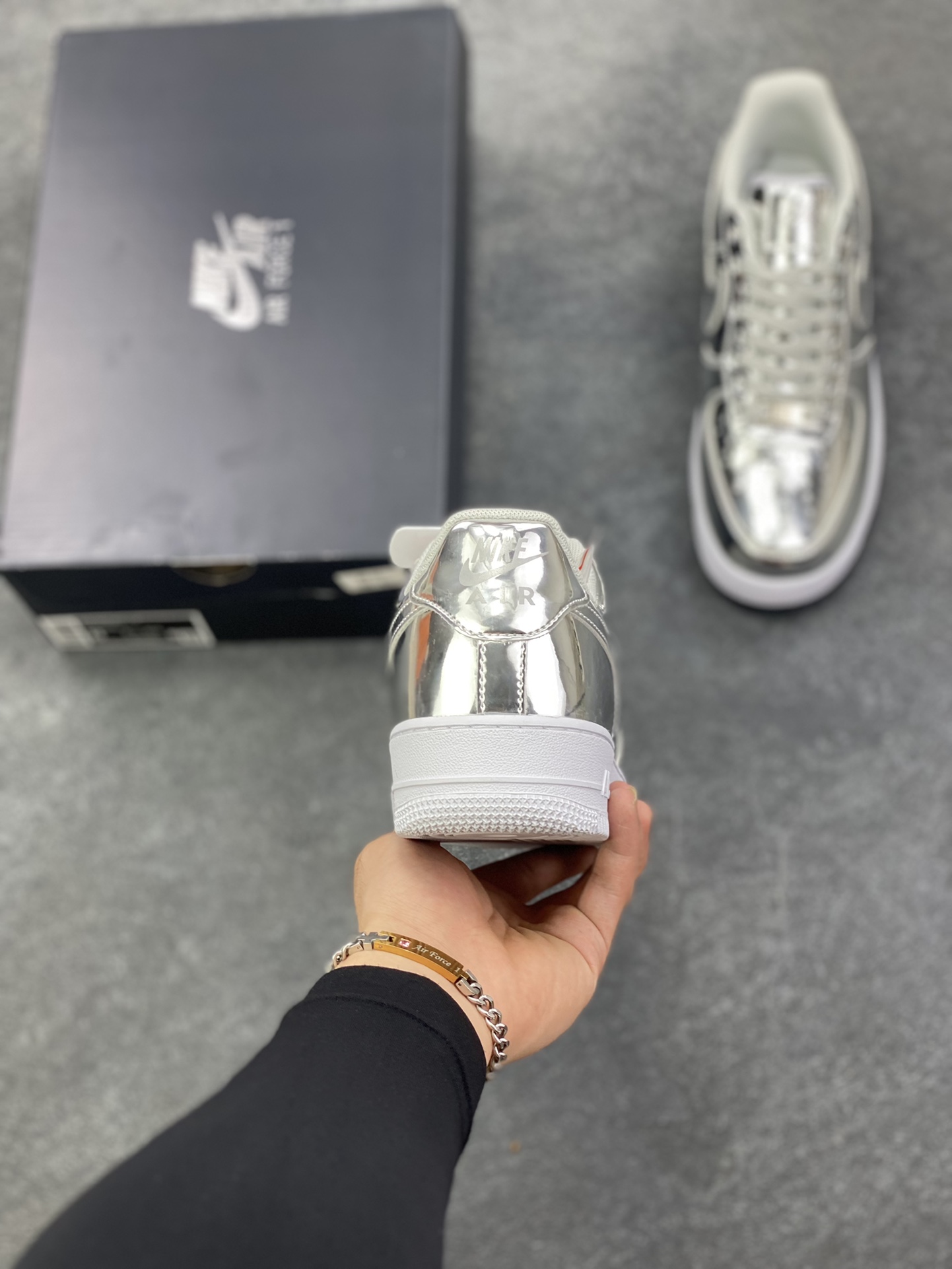 图片[4]-Air Force 1 Low 液态银 原楦头原纸板 打造纯正空军版型 #专注外贸渠道 全掌内置蜂窝气垫 #原盒配件 原厂中底钢印、拉帮完美 货号：CQ6566-001 尺码：36 36.5 37.5 38 38.5 39 40 40.5 41 42 42.5 43 44 44.5 45-选品中心