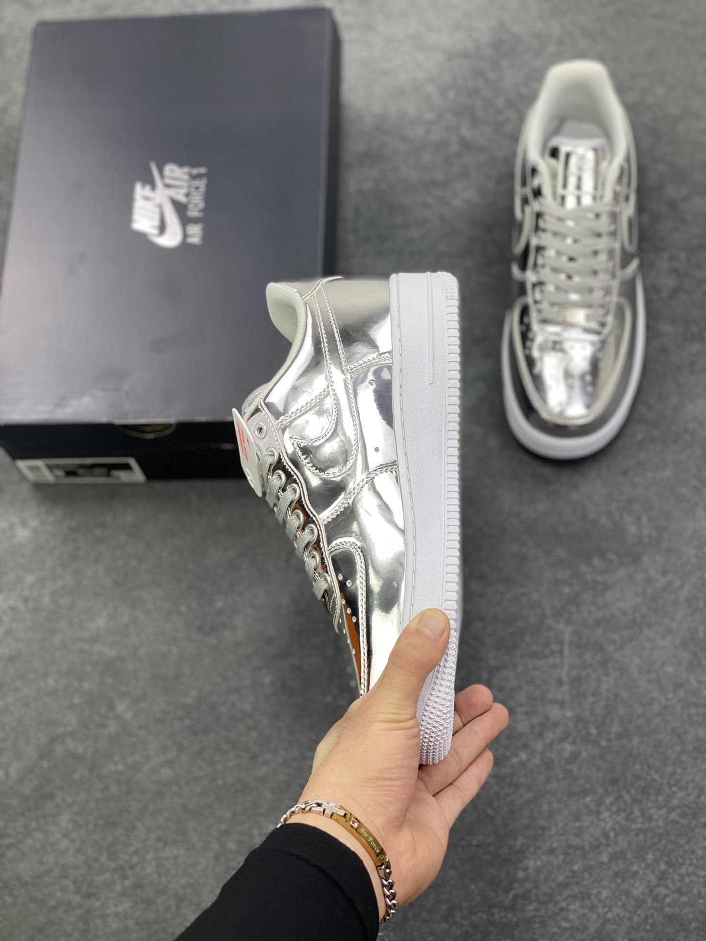 图片[3]-Air Force 1 Low 液态银 原楦头原纸板 打造纯正空军版型 #专注外贸渠道 全掌内置蜂窝气垫 #原盒配件 原厂中底钢印、拉帮完美 货号：CQ6566-001 尺码：36 36.5 37.5 38 38.5 39 40 40.5 41 42 42.5 43 44 44.5 45-选品中心