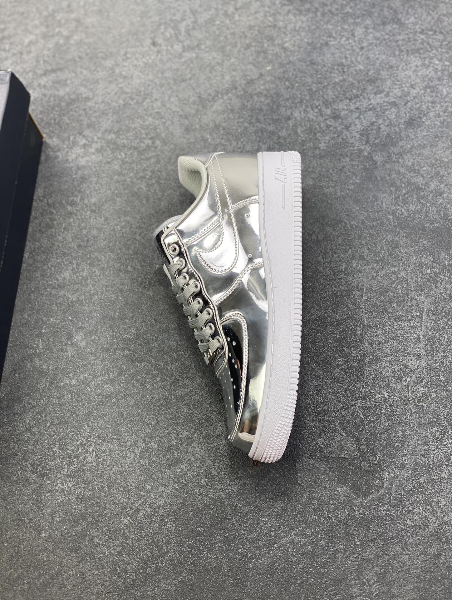 图片[7]-Air Force 1 Low 液态银 原楦头原纸板 打造纯正空军版型 #专注外贸渠道 全掌内置蜂窝气垫 #原盒配件 原厂中底钢印、拉帮完美 货号：CQ6566-001 尺码：36 36.5 37.5 38 38.5 39 40 40.5 41 42 42.5 43 44 44.5 45-选品中心