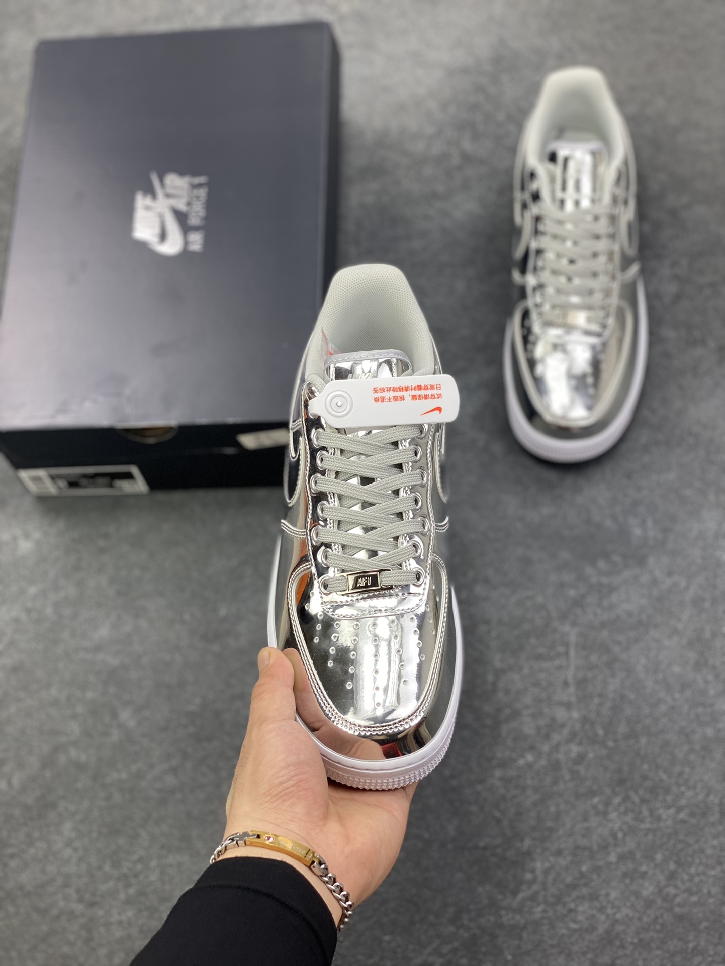 图片[2]-Air Force 1 Low 液态银 原楦头原纸板 打造纯正空军版型 #专注外贸渠道 全掌内置蜂窝气垫 #原盒配件 原厂中底钢印、拉帮完美 货号：CQ6566-001 尺码：36 36.5 37.5 38 38.5 39 40 40.5 41 42 42.5 43 44 44.5 45-选品中心