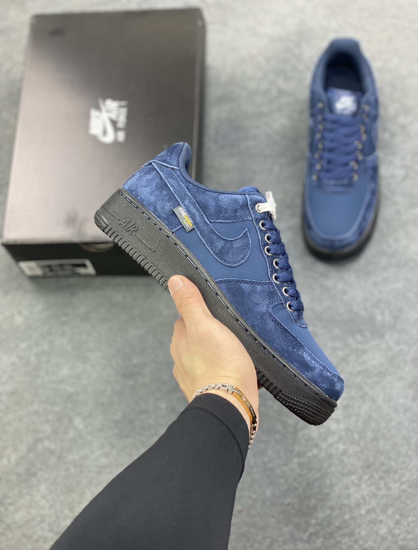 Nike Air Force 1 Low 黑蓝 空军一号低帮运动休闲板鞋 原楦头原纸板 打造纯正空军版型 专注外贸渠道 全掌内置蜂窝气垫 原盒配件 原厂中底钢印、拉帮完美 货号：HQ3822-400 尺码：36 37.5 38 39 40 40.5 41 42 42.5 43 44 44.5 45-选品中心