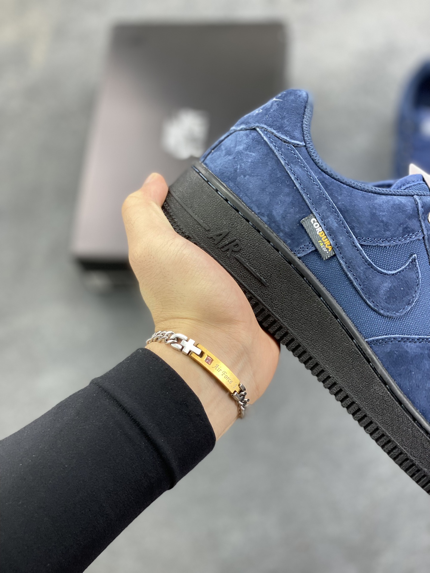 图片[6]-Nike Air Force 1 Low 黑蓝 空军一号低帮运动休闲板鞋 原楦头原纸板 打造纯正空军版型 专注外贸渠道 全掌内置蜂窝气垫 原盒配件 原厂中底钢印、拉帮完美 货号：HQ3822-400 尺码：36 37.5 38 39 40 40.5 41 42 42.5 43 44 44.5 45-选品中心