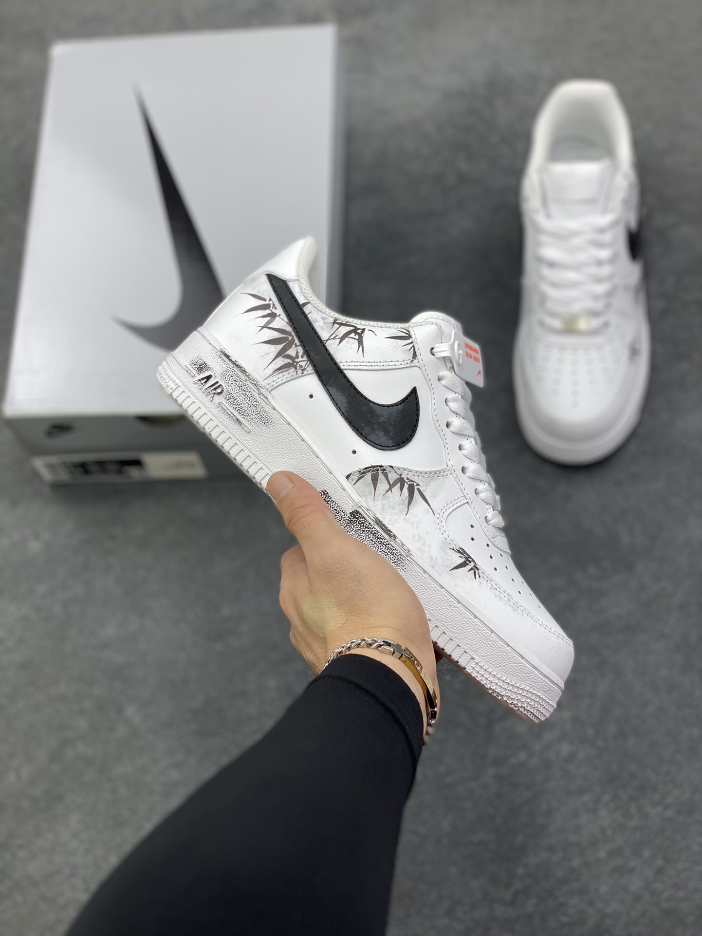 Nike Air Force 1 Low’07 竹林 空军一号低帮休闲板鞋 定制皮料 定制鞋盒 原楦原纸板 纯正空军版型 内置全掌气垫 货号：ZH0316-122 尺码：36 36.5 37.5 38 38.5 39 40 40.5 41 42 42.5 43 44 44.5 45-选品中心