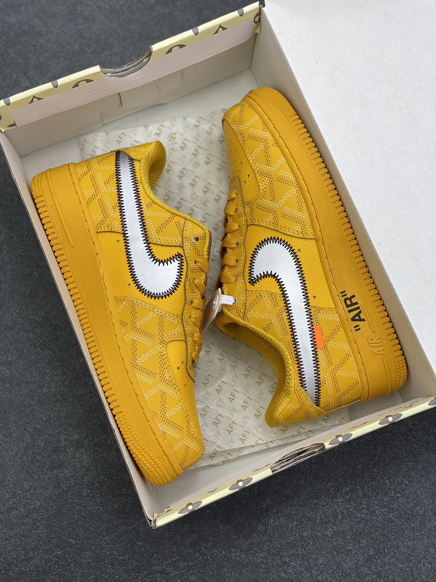 图片[9]-Nike Air Force 1 Low 空军一号低帮百搭休闲运动板鞋。柔软、弹性十足的缓震性能和出色的中底设计，横跨复古与现代的外型结合，造就出风靡全球三十多年的Force 1，直到今天还深受青睐。 货号：GS9875-002 尺码：36 36.5 37.5 38 38.5 39 40 40.5 41 42 42.5 43 44 44.5 45-选品中心