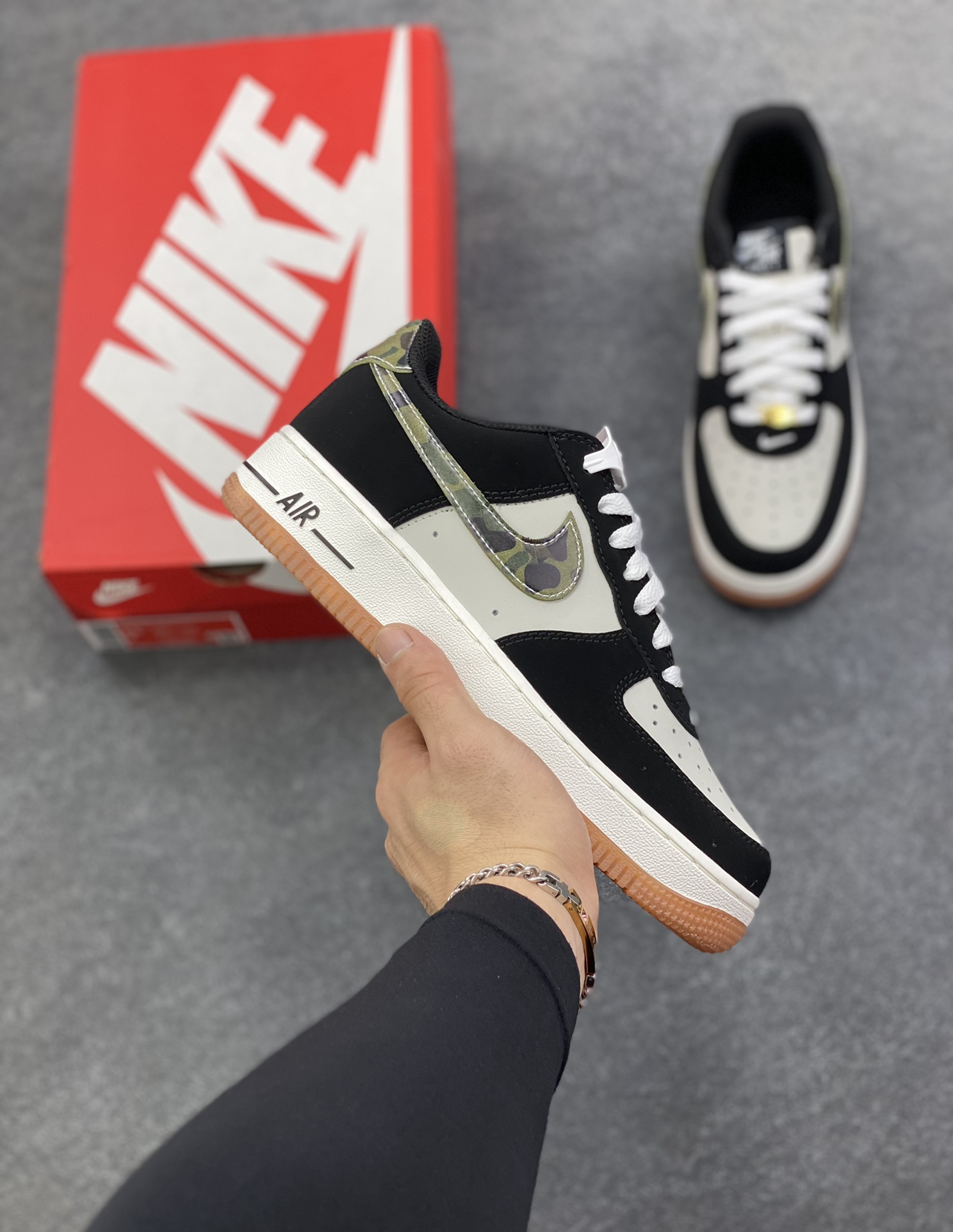 Air Force 1 Low 迷彩 原楦头原纸板 打造纯正空军版型 #专注外贸渠道 全掌内置蜂窝气垫 #原盒配件 原厂中底钢印、拉帮完美 货号：HQ1967-200 尺码：35.5 36 36.5 37.5 38 38.5 39 40 40.5 41 42 42.5 43 44 44.5 45-选品中心