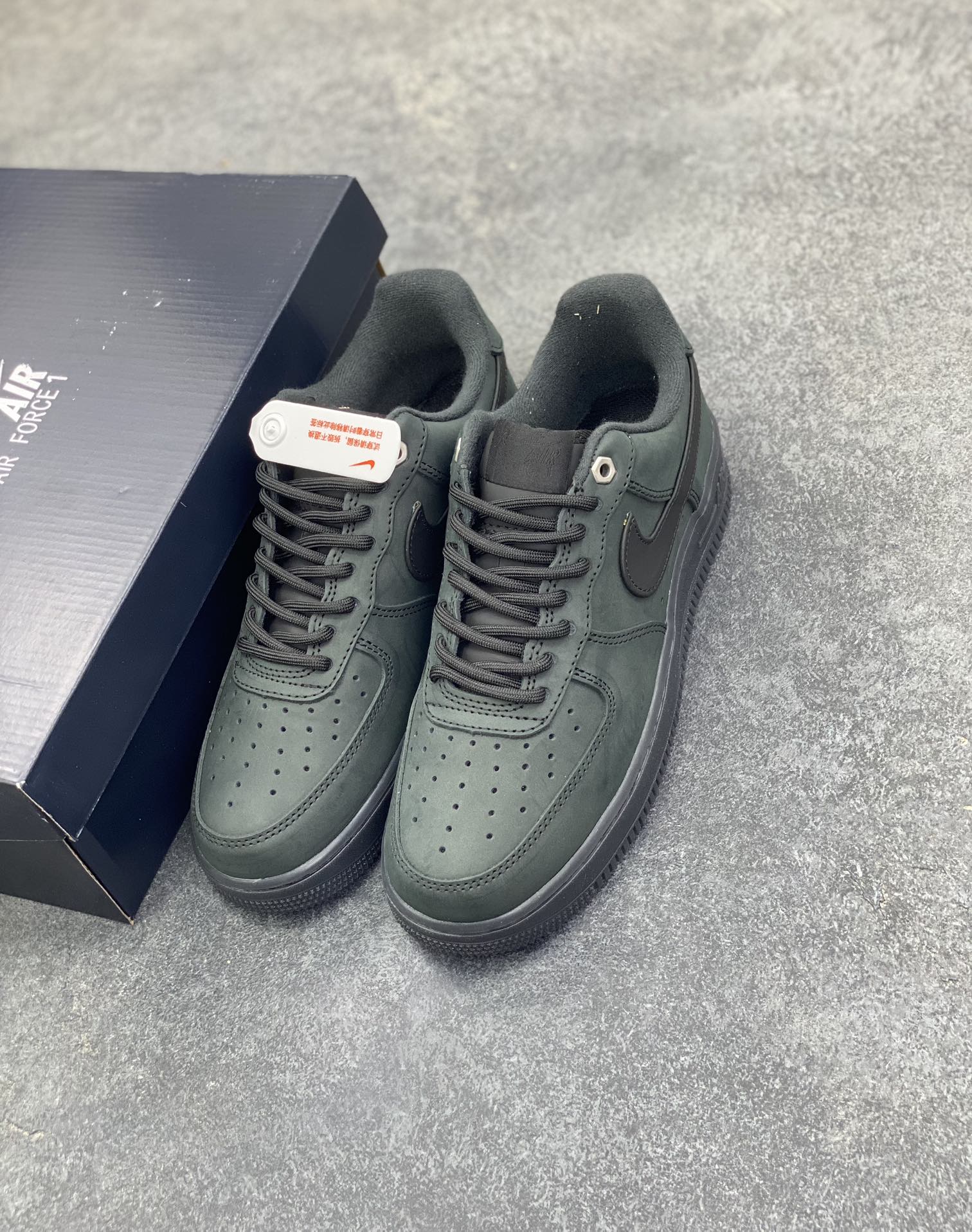 图片[8]-Nike Air Force 1 Low 墨绿黑 空军一号低帮运动休闲板鞋 原楦头原纸板 打造纯正空军版型 专注外贸渠道 全掌内置蜂窝气垫 原盒配件 原厂中底钢印、拉帮完美 货号：CJ9179-001 尺码：36 36.5 37.5 38 38.5 39 40 40.5 41 42 42.5 43 44 44.5 45-选品中心