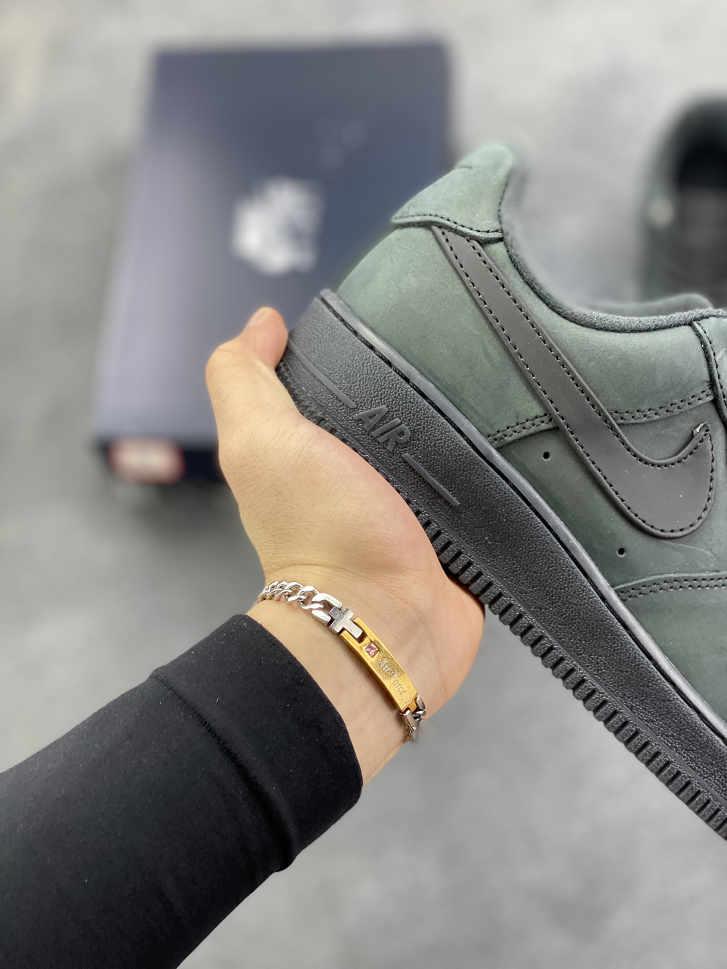 图片[6]-Nike Air Force 1 Low 墨绿黑 空军一号低帮运动休闲板鞋 原楦头原纸板 打造纯正空军版型 专注外贸渠道 全掌内置蜂窝气垫 原盒配件 原厂中底钢印、拉帮完美 货号：CJ9179-001 尺码：36 36.5 37.5 38 38.5 39 40 40.5 41 42 42.5 43 44 44.5 45-选品中心