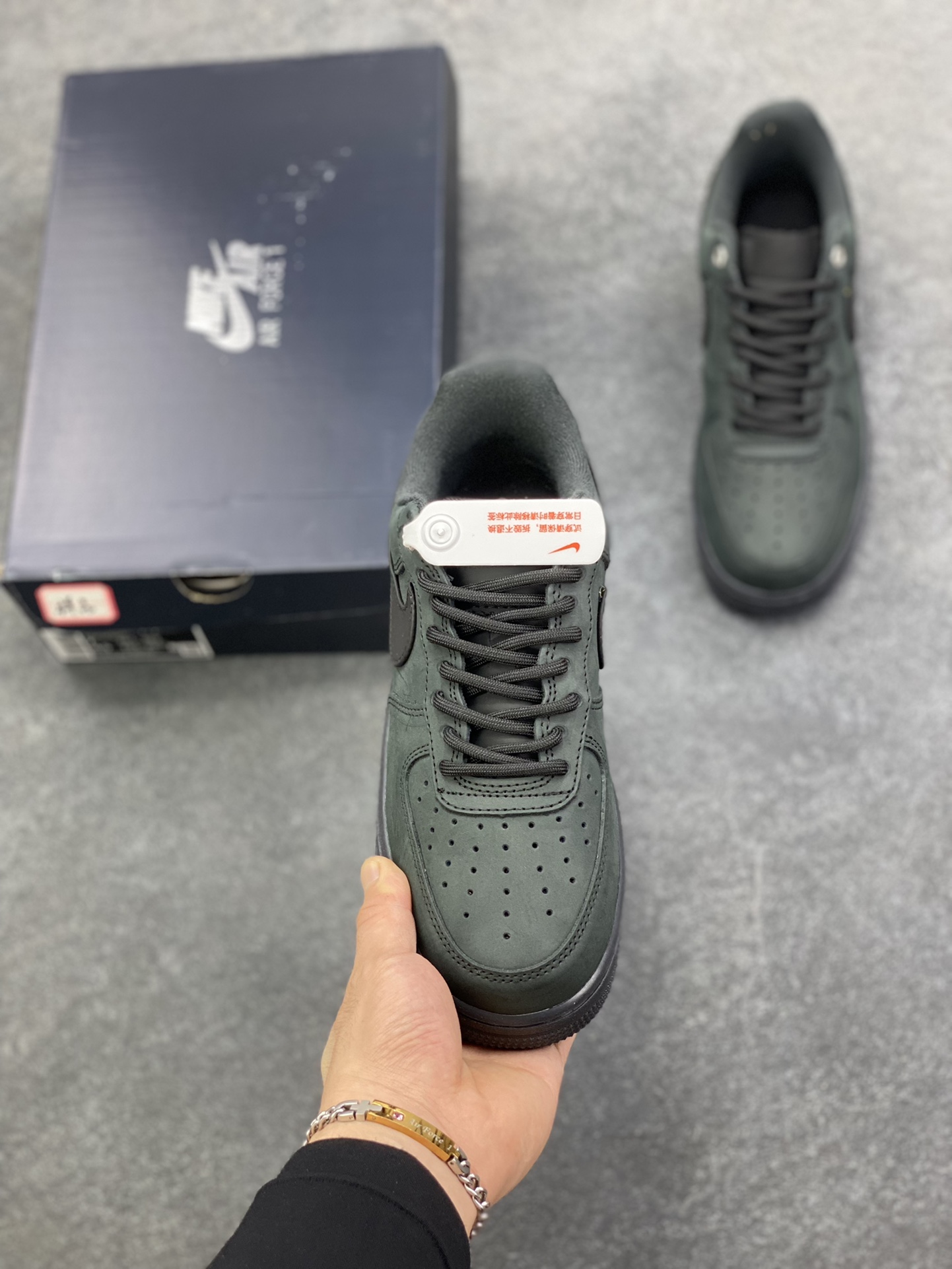 图片[2]-Nike Air Force 1 Low 墨绿黑 空军一号低帮运动休闲板鞋 原楦头原纸板 打造纯正空军版型 专注外贸渠道 全掌内置蜂窝气垫 原盒配件 原厂中底钢印、拉帮完美 货号：CJ9179-001 尺码：36 36.5 37.5 38 38.5 39 40 40.5 41 42 42.5 43 44 44.5 45-选品中心
