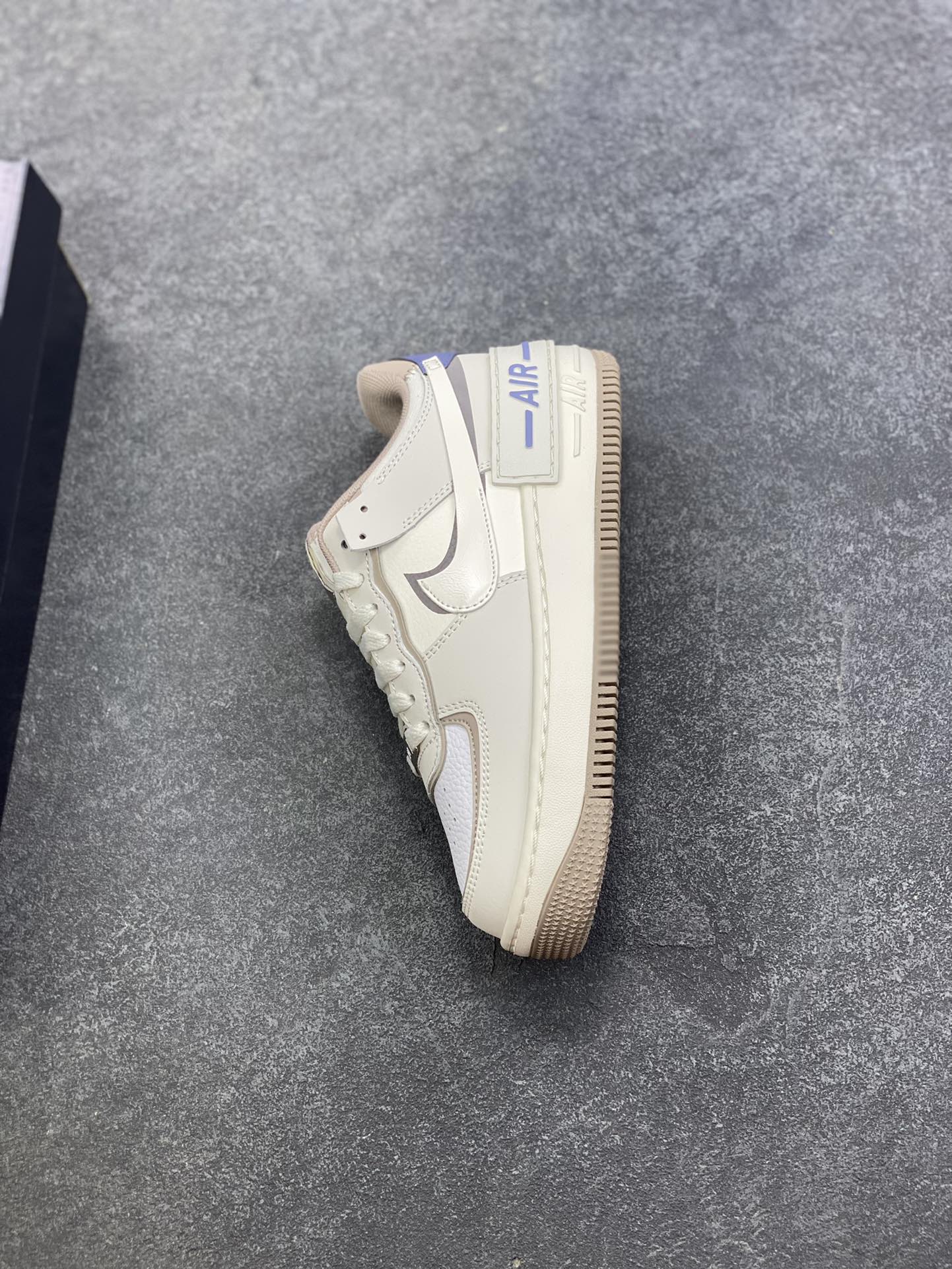 图片[7]-NK Air Force 1 Shadow 轻量增高低帮百搭板鞋\”拼接马卡龙\” 全新少女系解构主义设计双层轻量EVA发泡中底+防滑RB橡胶外圈底鞋底 原楦头原纸板 打造纯正空军版型 专注外贸渠道 全掌内置蜂窝气垫 原盒配件 原厂中底钢印、拉帮完美 货号： CO7594-101 尺码：35.5 36 36.5 37.5 38 38.5 39 40-选品中心