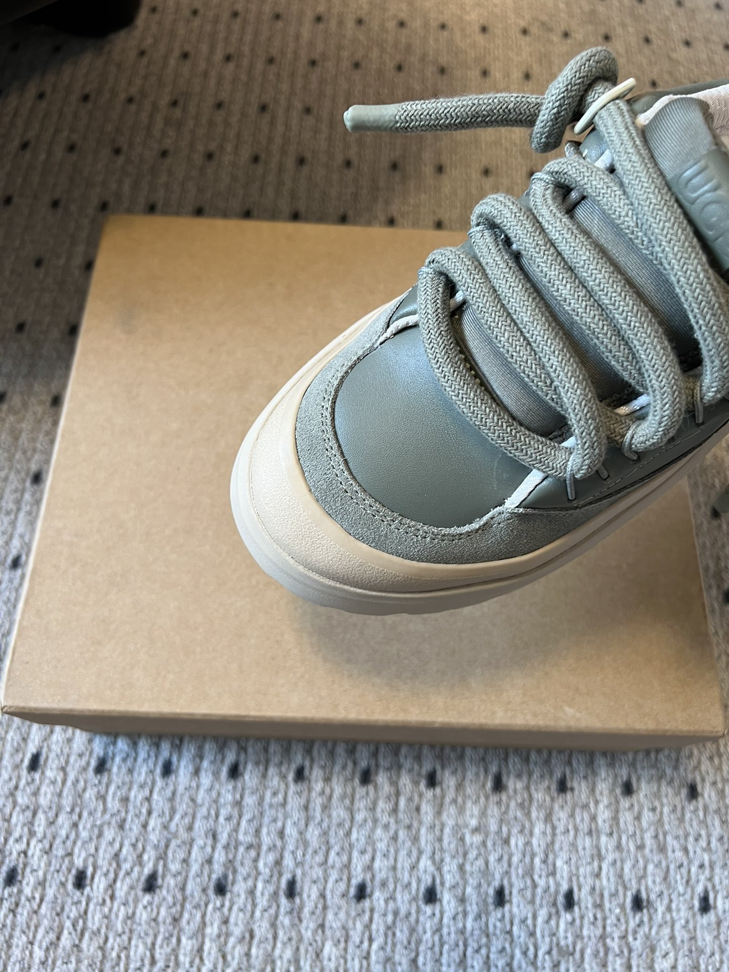 -男款➕10UG*秋季男女同款潮流轻便厚底系带运动休闲鞋鞋面采用皮革和反绒皮拼接设计，质感细腻且耐穿；内