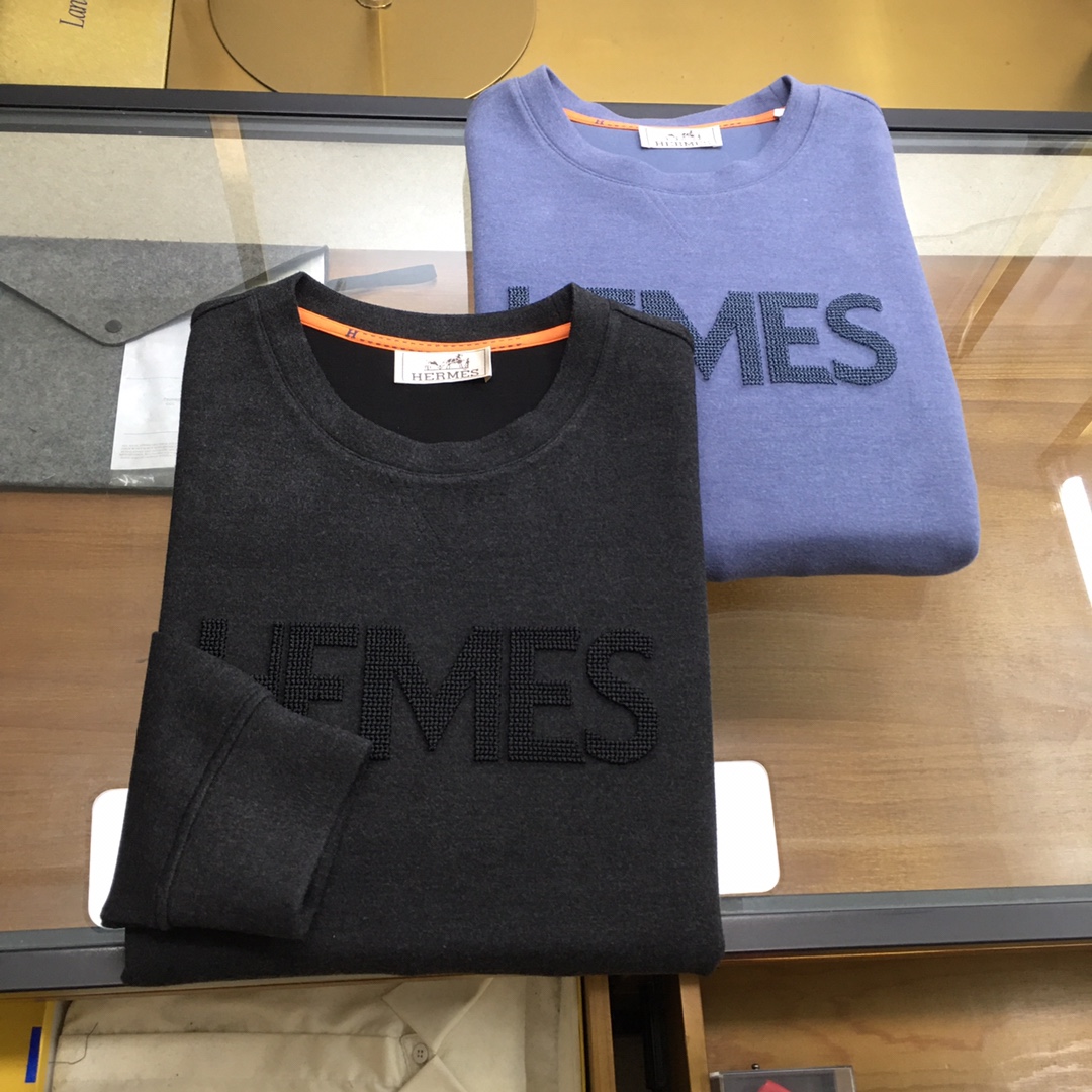 NO:597601,New product at the counter [Aishi] The latest sports sweatshirt of the same style at the counter, complete with three labels!  The details are perfect and exquisite, and the workmanship is impeccable!  The latest original high-density terry embroidery is very exquisite and high-end. It is made of ultra-soft one-piece knitted brushed fabric. It feels very soft and comfortable. The fabric is stiff, wrinkle-resistant and wear-resistant, moisture-absorbent and quick-drying and breathable. It has original metal hardware accessories. The upper body is neat and stylish, regular fit. Blue, black, size M-3XL.,,hoodie,sweatshirts,alexander wang19860909专柜新品【爱士】 最新专柜同款运动卫衣, 三标齐全！细节完美精致,做工无可挑剔！最新原版高密度毛巾绣非常精致高档,采用超柔软一体织针织磨毛面料,手感非常柔顺舒适,面料挺括抗皱耐磨,吸湿速干透气,原版金属五金辅料.上身利落有型,常规版型. 蓝色,黑色, 码数M-3XL.,,hoodie,sweatshirts,alexander wang,Men's clothing