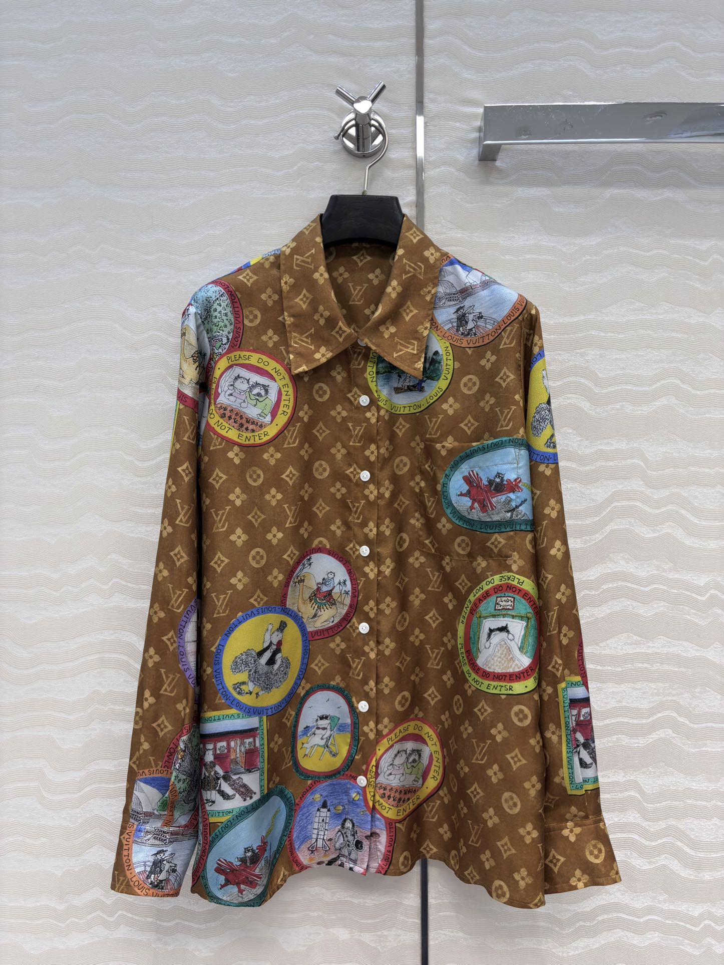Louis Vuitton Catogram Print Silk Shirt - Designer Fashion Essential 2 i1760298543 8530 0