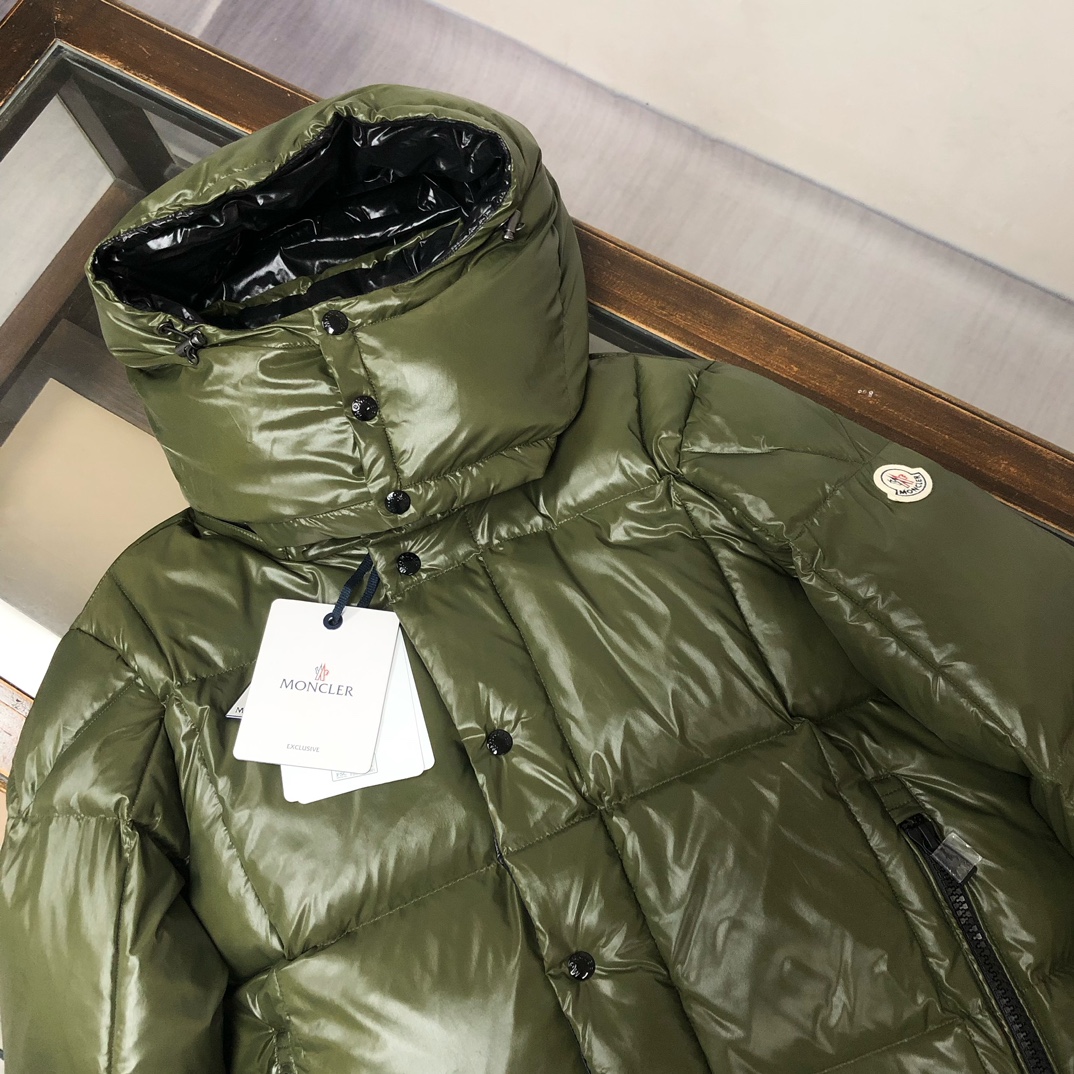 🆕 Moncler 盟可睐 新品 Parana男士黑金漆面连帽短款羽绒服～专柜同步上新🈶售面料采用原版一