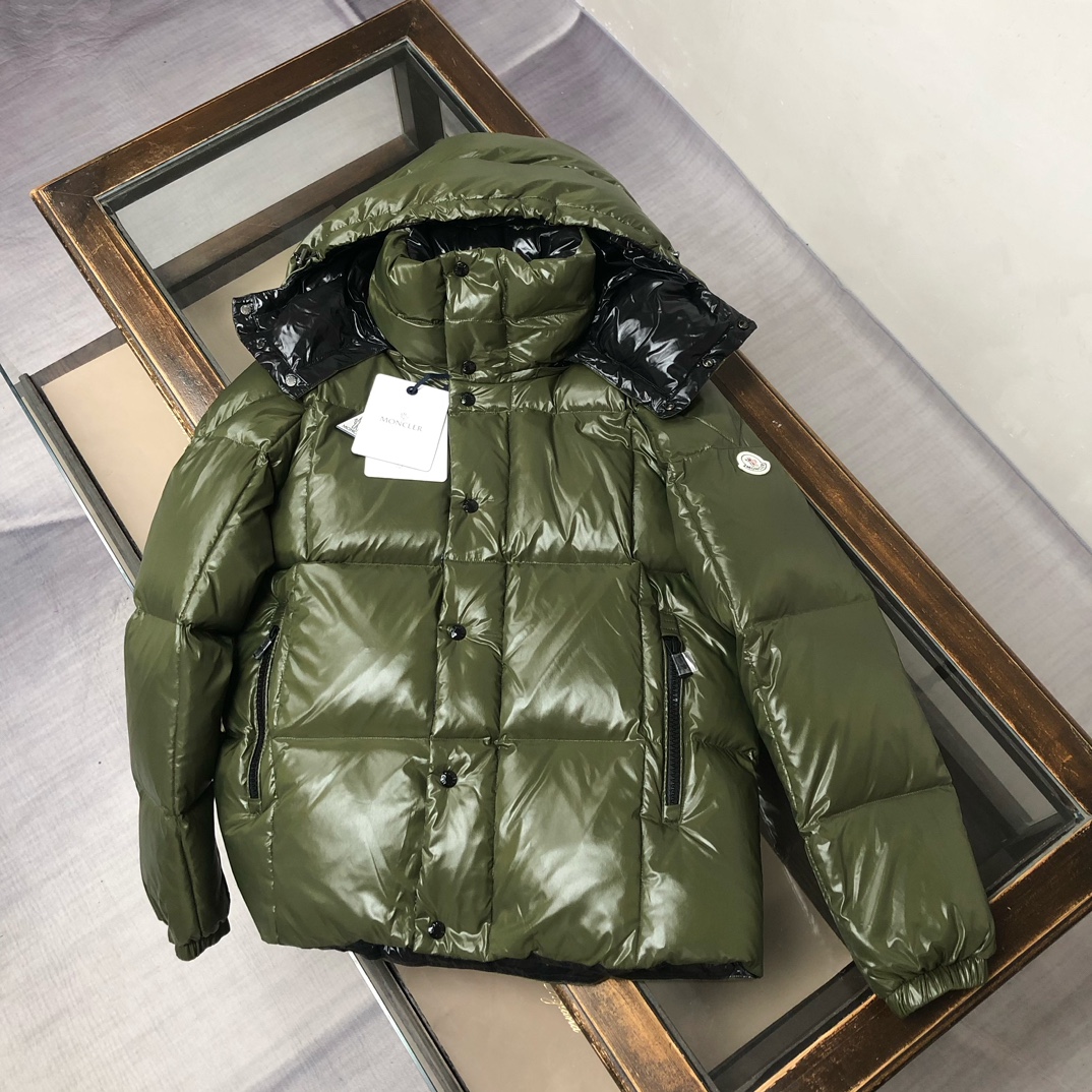 🆕 Moncler 盟可睐 新品 Parana男士黑金漆面连帽短款羽绒服～专柜同步上新🈶售面料采用原版一