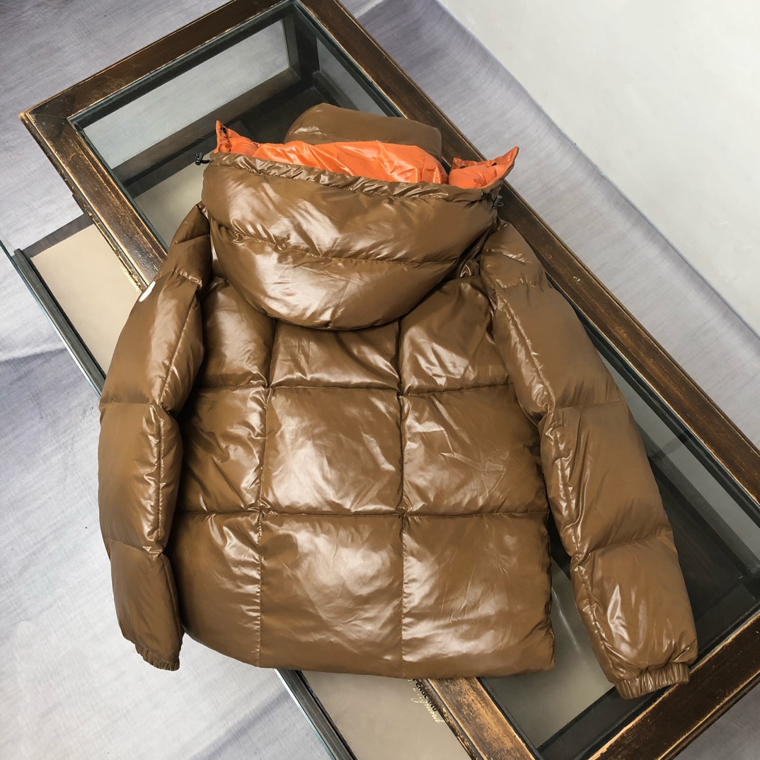 🆕 Moncler 盟可睐 新品 Parana男士黑金漆面连帽短款羽绒服～专柜同步上新🈶售面料采用原版一