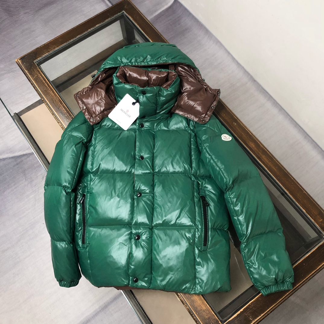🆕 Moncler 盟可睐 新品 Parana男士黑金漆面连帽短款羽绒服～专柜同步上新🈶售面料采用原版一