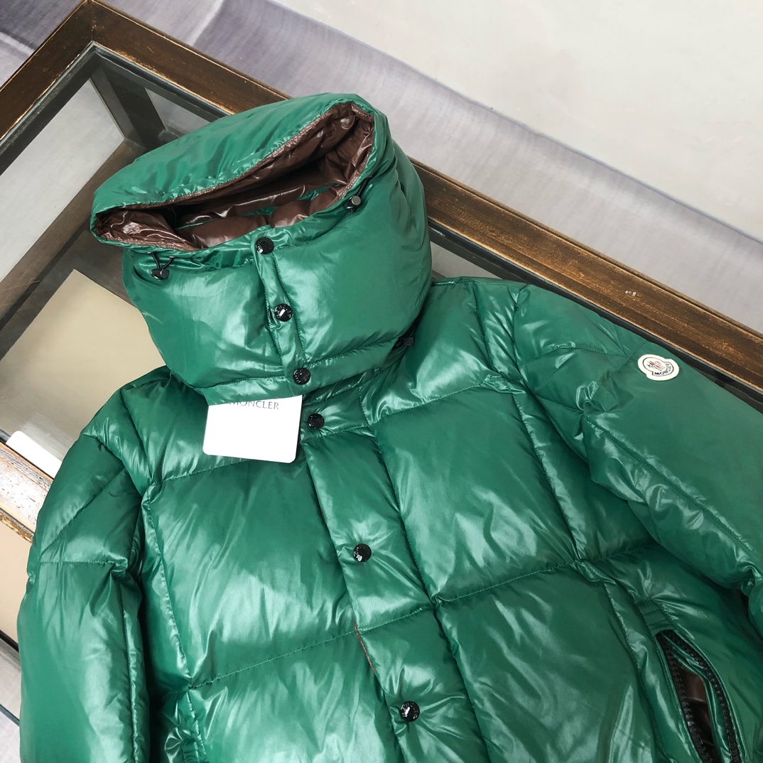 🆕 Moncler 盟可睐 新品 Parana男士黑金漆面连帽短款羽绒服～专柜同步上新🈶售面料采用原版一