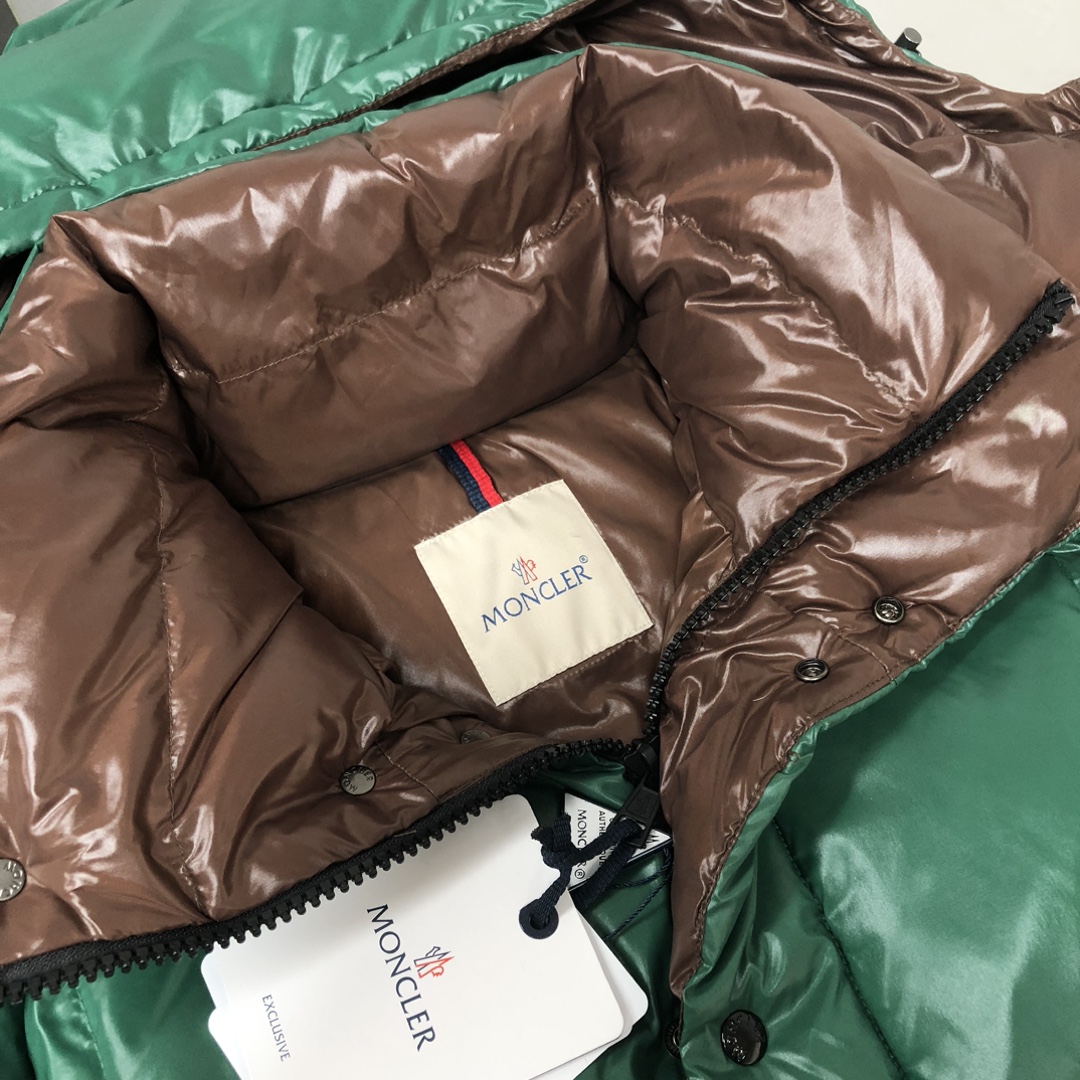 🆕 Moncler 盟可睐 新品 Parana男士黑金漆面连帽短款羽绒服～专柜同步上新🈶售面料采用原版一